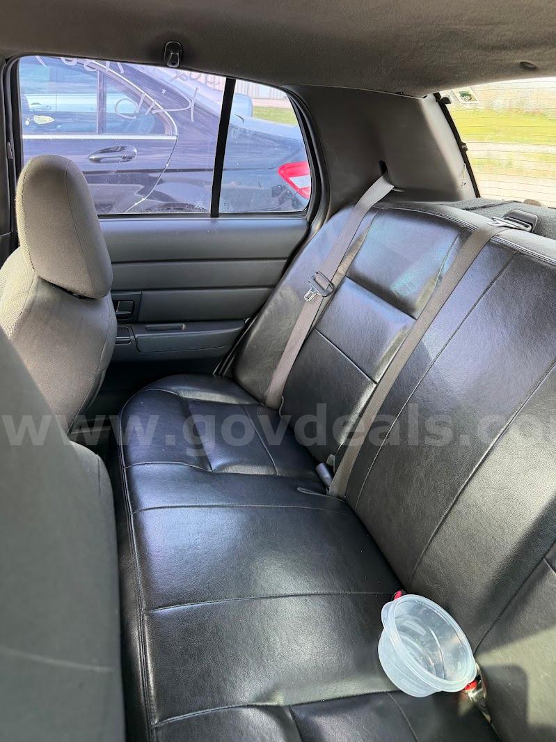 2009 Ford Crown Victoria Ford Crown Victoria Government Surplus Auction - Photo #3