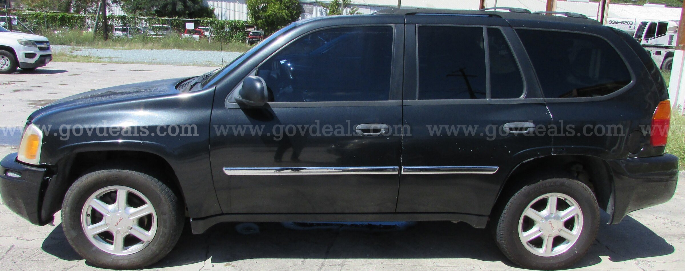 2009 GMC Envoy GMC Envoy Government Surplus Auction - Photo #2