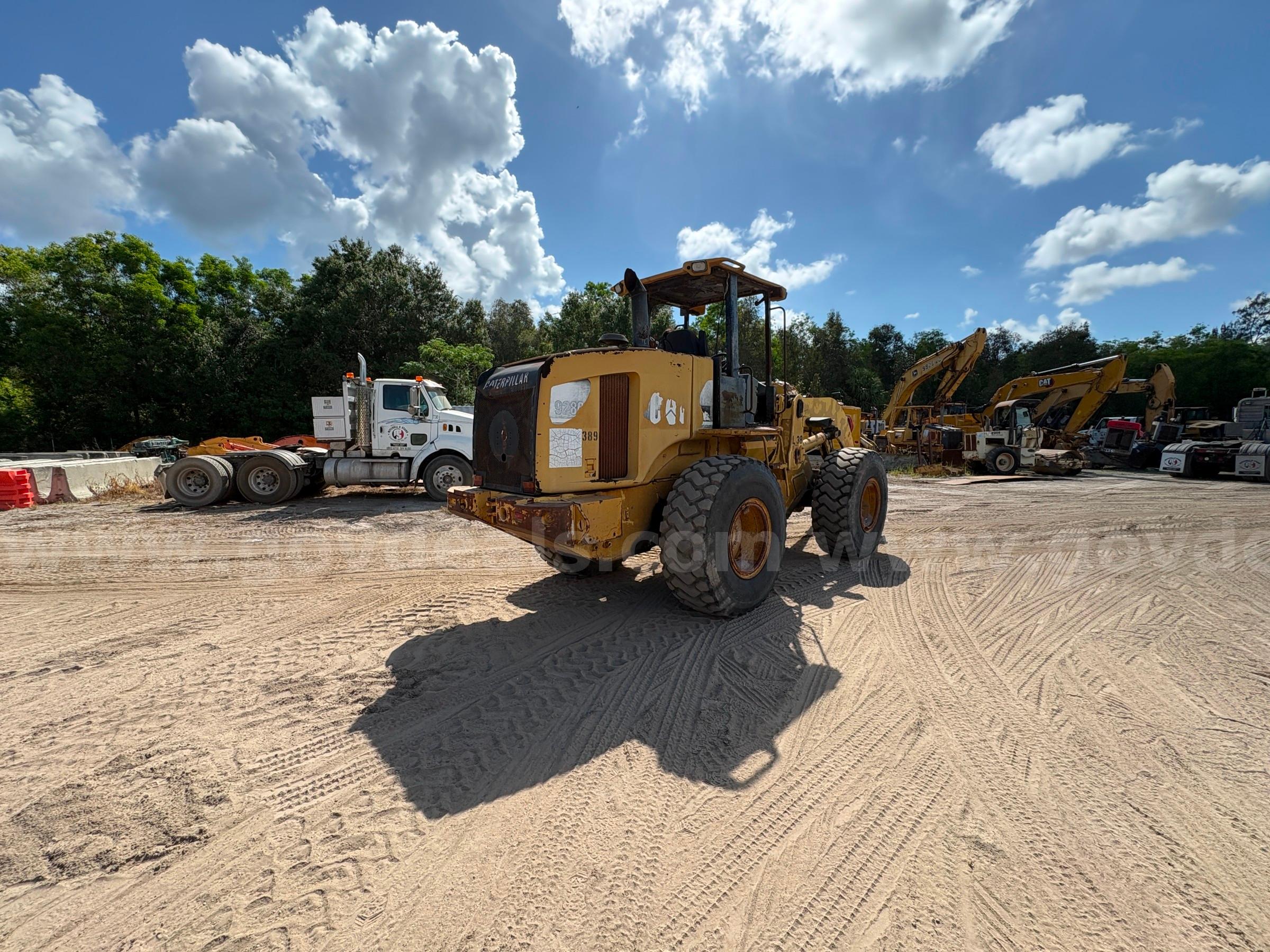 2006 Caterpillar 928GZ 4WD Articulated Wheel Loader Caterpillar 928GZ Government Surplus Auction - Photo #3