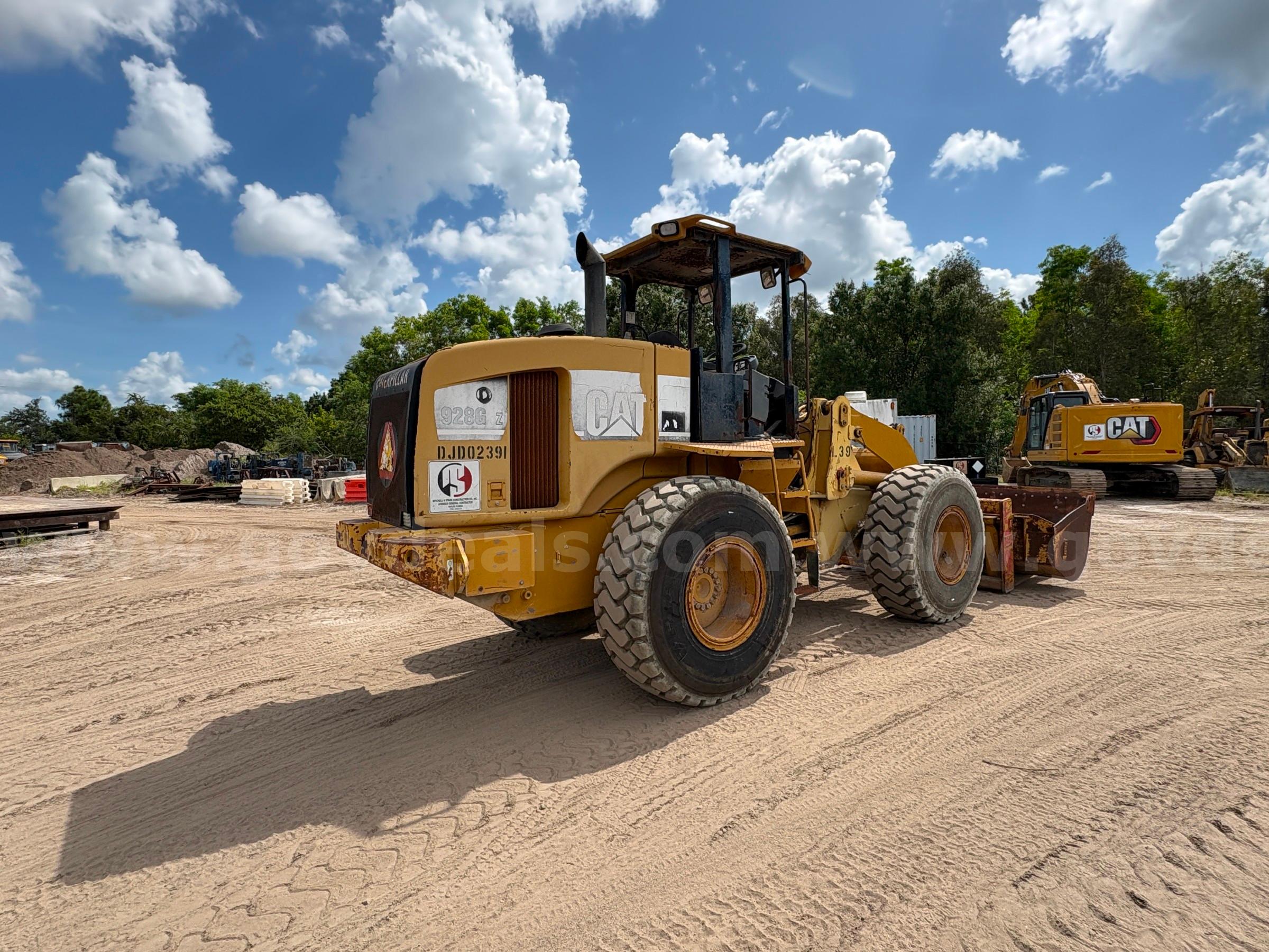 2006 Caterpillar 928GZ 4WD Articulated Wheel Loader Caterpillar 928GZ Government Surplus Auction - Photo #3