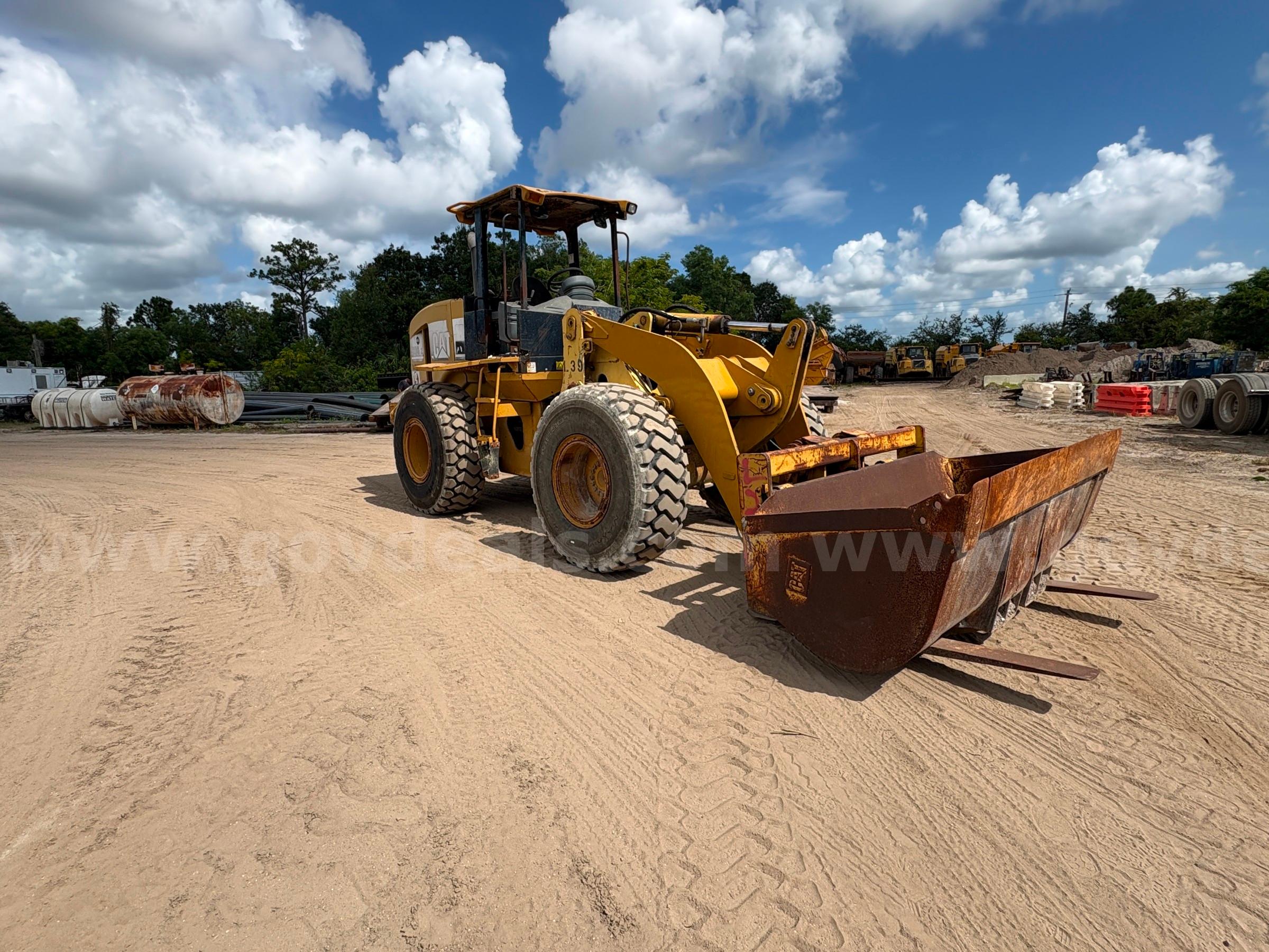 2006 Caterpillar 928GZ 4WD Articulated Wheel Loader Caterpillar 928GZ Government Surplus Auction - Photo #4