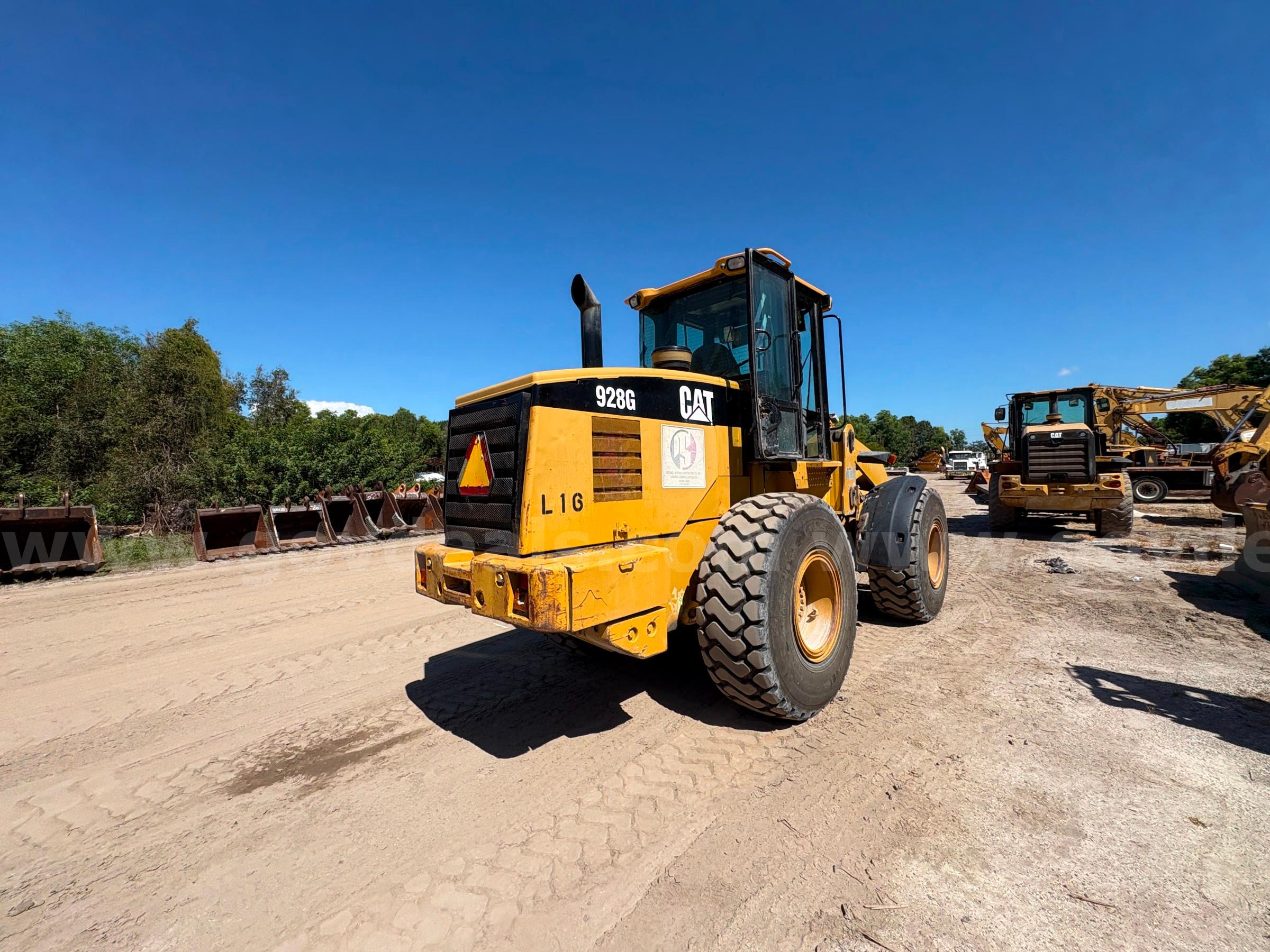 1998 Caterpillar 928G 4WD Articulated Wheel Loader Caterpillar 928G Government Surplus Auction - Photo #3