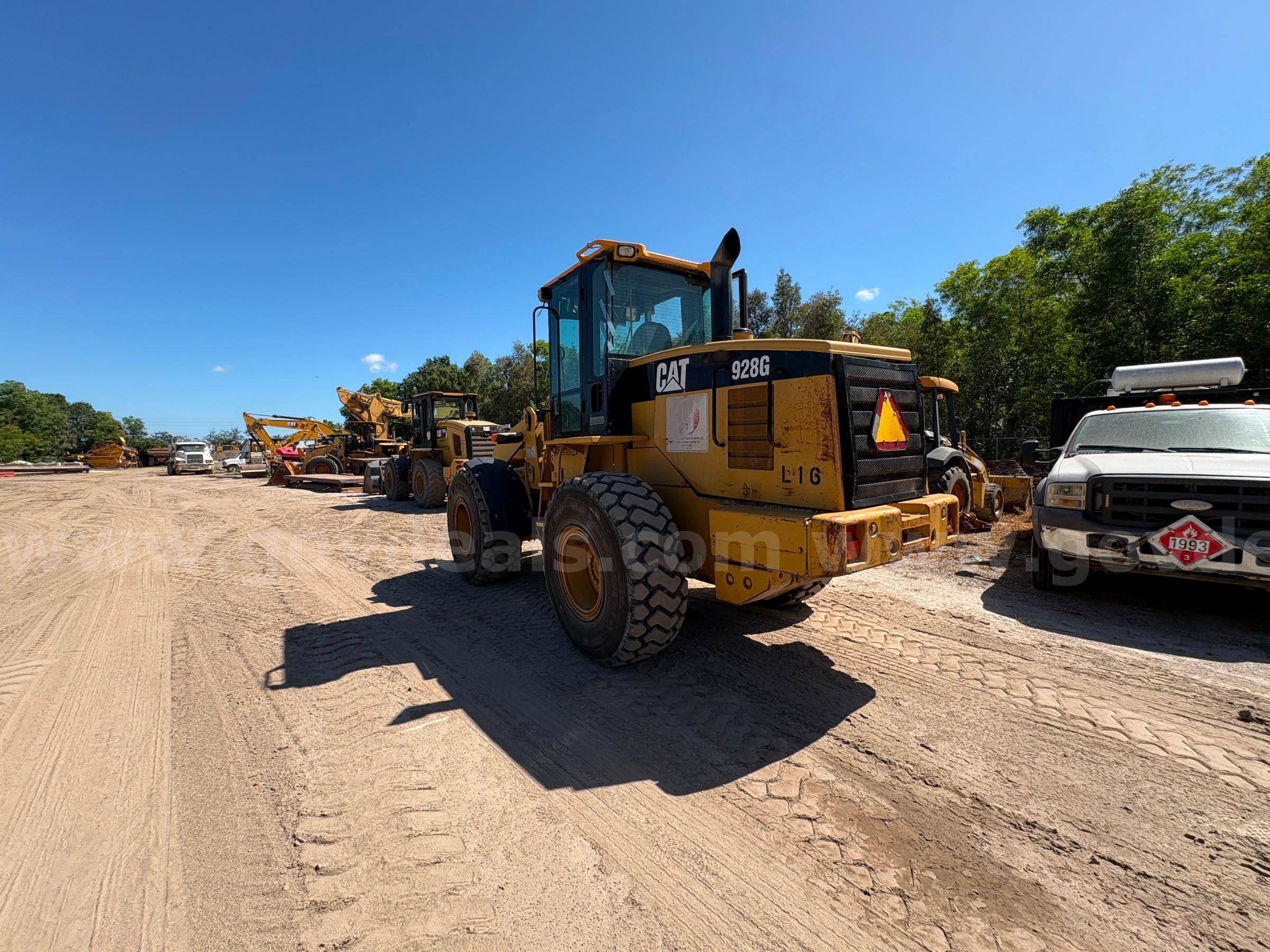 1998 Caterpillar 928G 4WD Articulated Wheel Loader Caterpillar 928G Government Surplus Auction - Photo #4