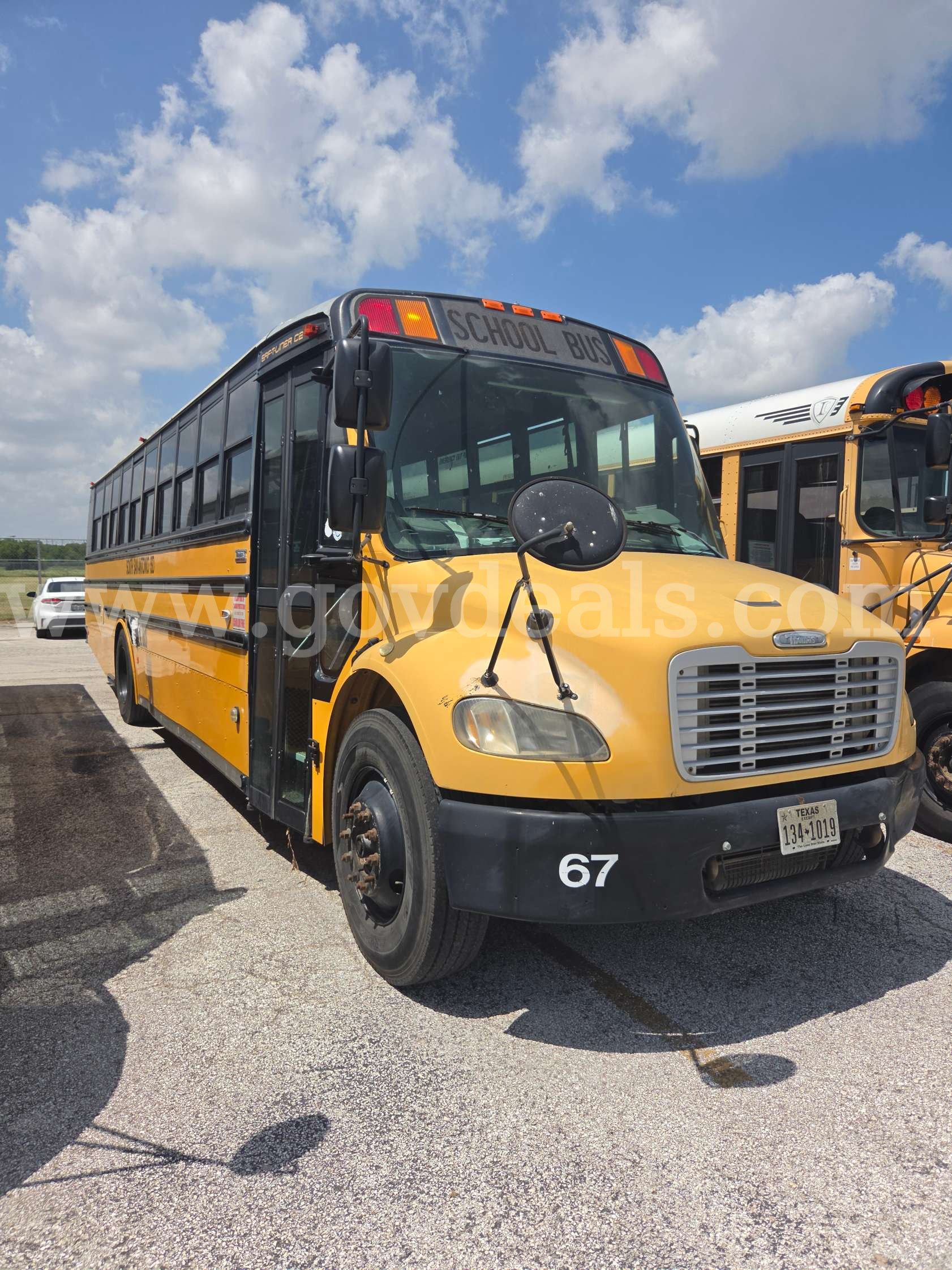2009 Freightliner B2 Bus Chassis FREIGHTLINER B2 Bus Chassis Government Surplus Auction - Primary Photo