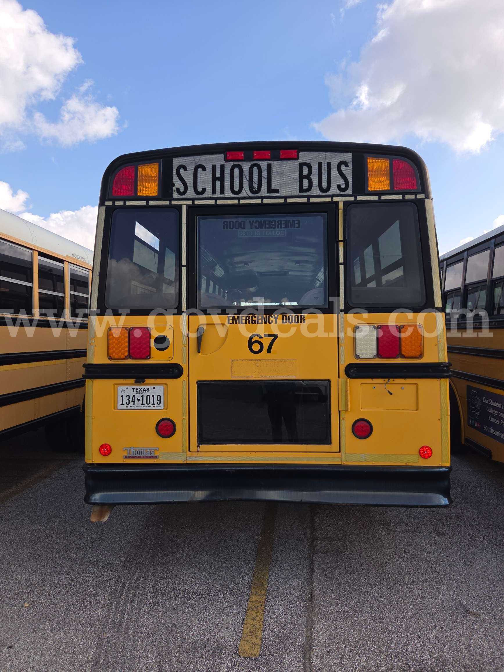 2009 Freightliner B2 Bus Chassis FREIGHTLINER B2 Bus Chassis Government Surplus Auction - Photo #3