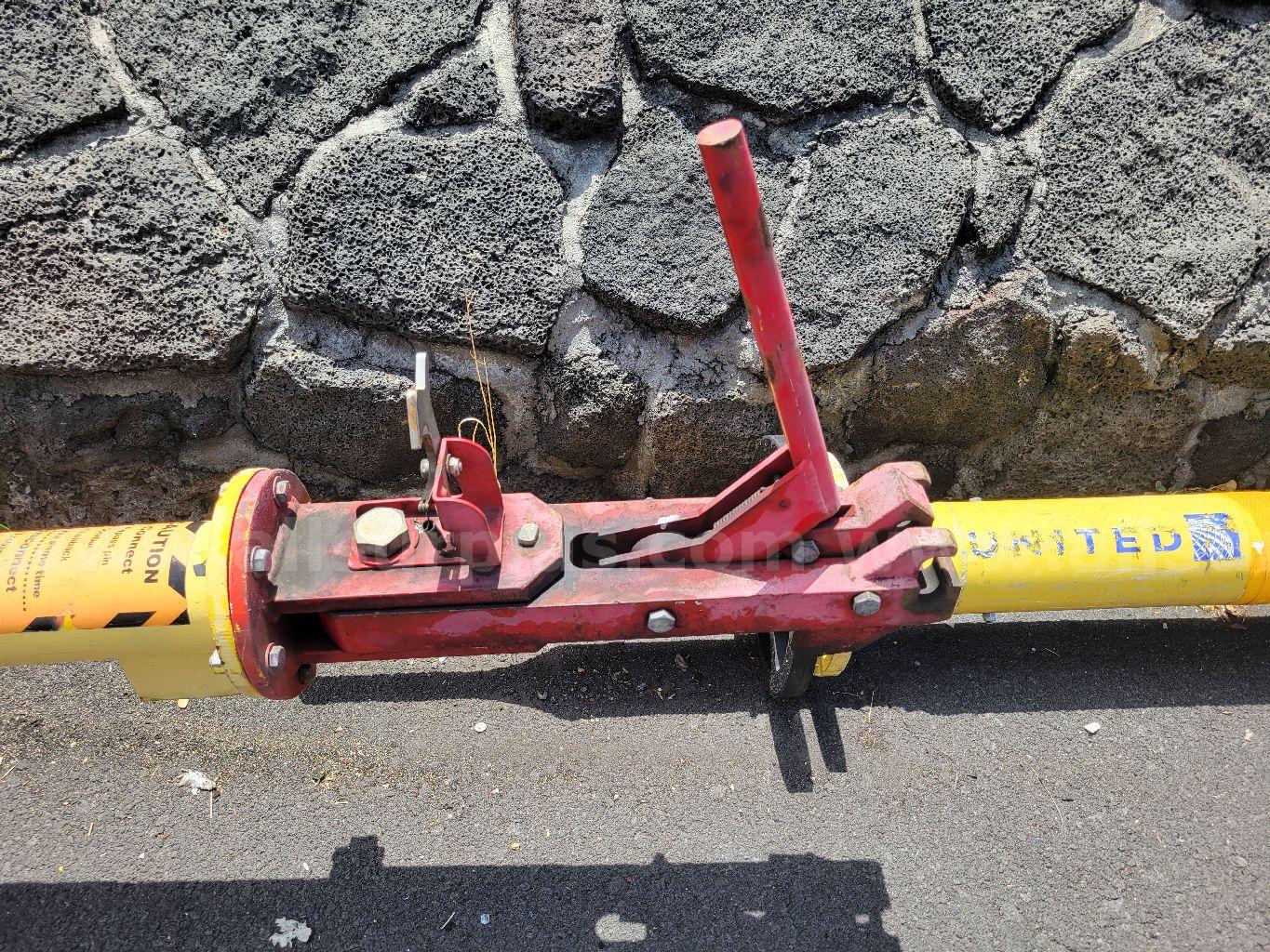 Hall Industries model 8898 Aircraft Towbar (B737/A319/A320/A321) Hall Industries 8898 Government Surplus Auction - Photo #3
