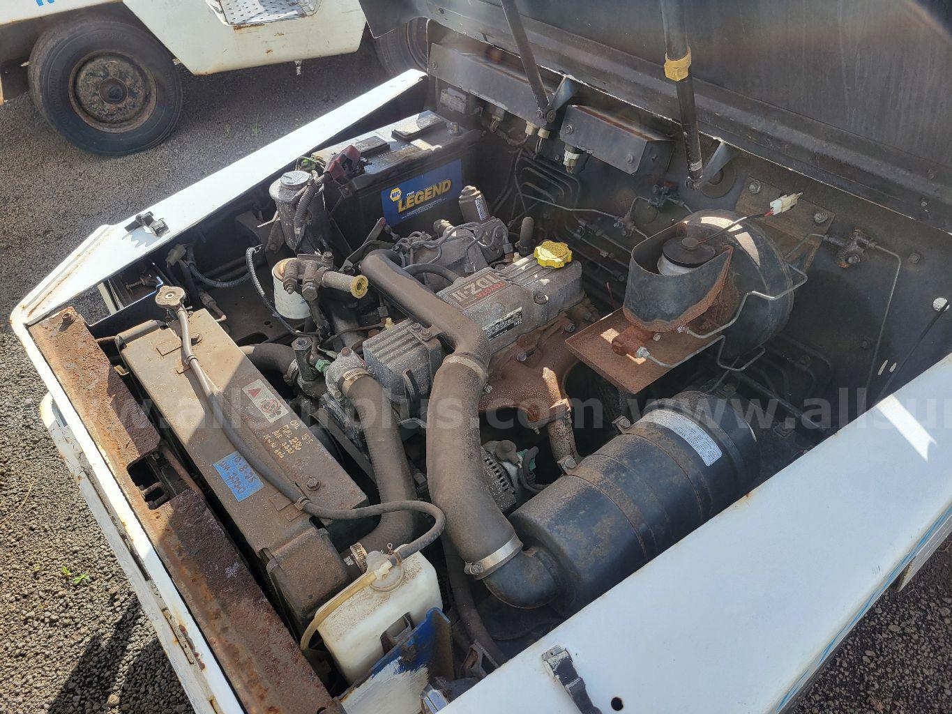2ea Toyota 02-2TD25 type D Diesel Baggage Tractor Toyota 02-2TD25 Government Surplus Auction - Photo #3