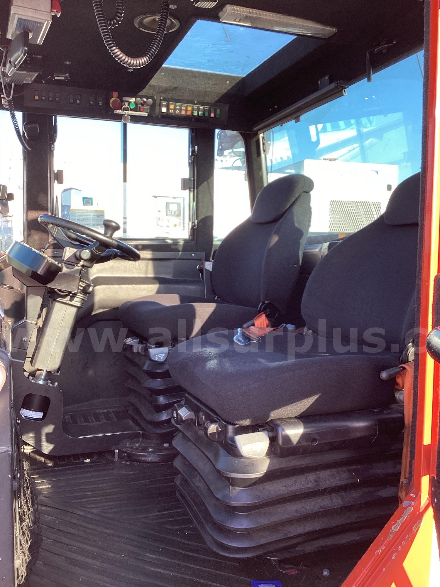 2012 Douglas TBL280 MK4 Towbarless Aircraft Pushback Douglas TBL280-MK4 Government Surplus Auction - Photo #3
