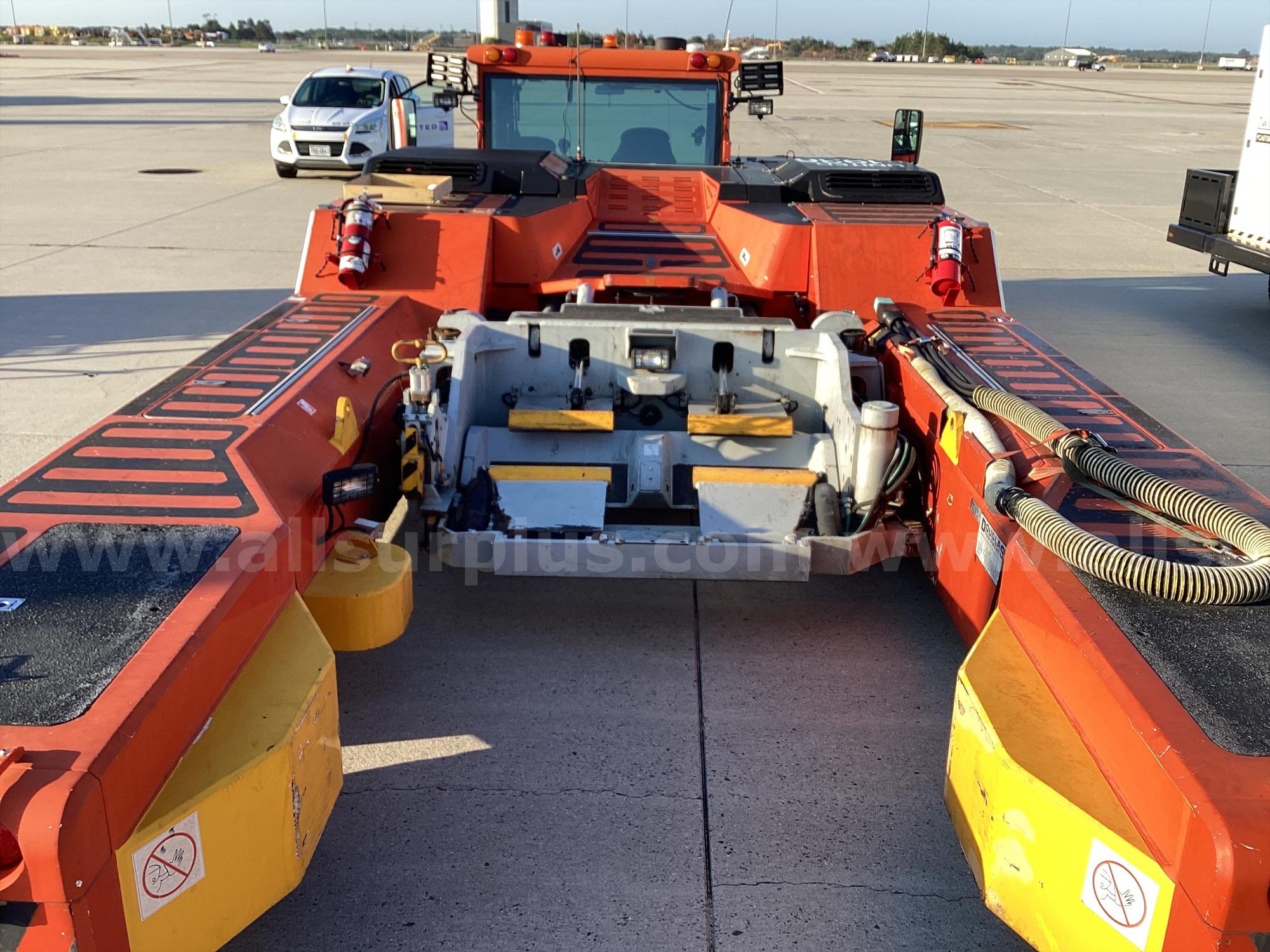 2012 Douglas TBL280 MK4 Towbarless Aircraft Pushback Douglas TBL280-MK4 Government Surplus Auction - Photo #5