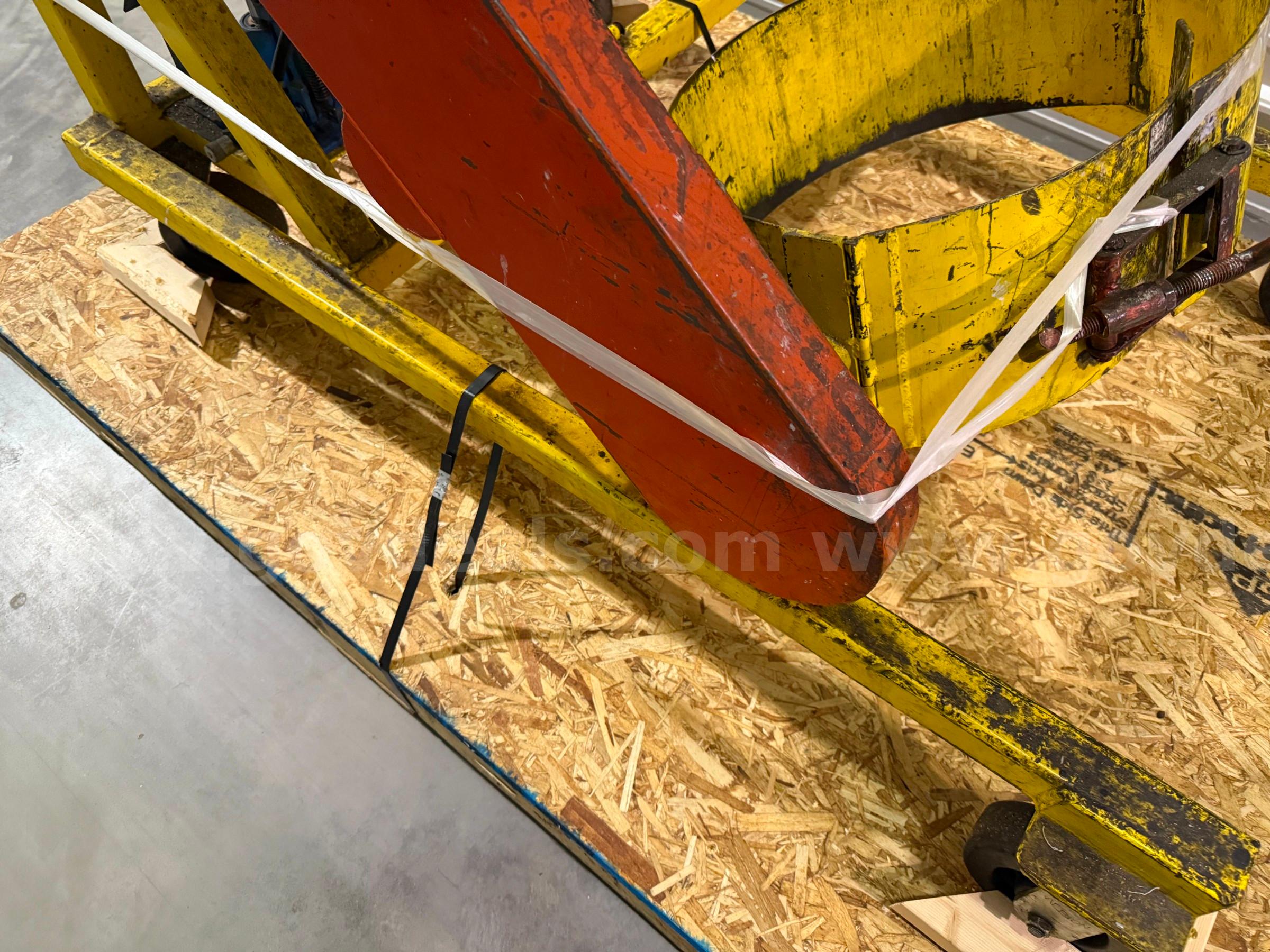 Sterling-Fleischman Hydraulic Barrel Drum Handler Lifter Mover Tipper Model CP2MCMT   Government Surplus Auction - Photo #3