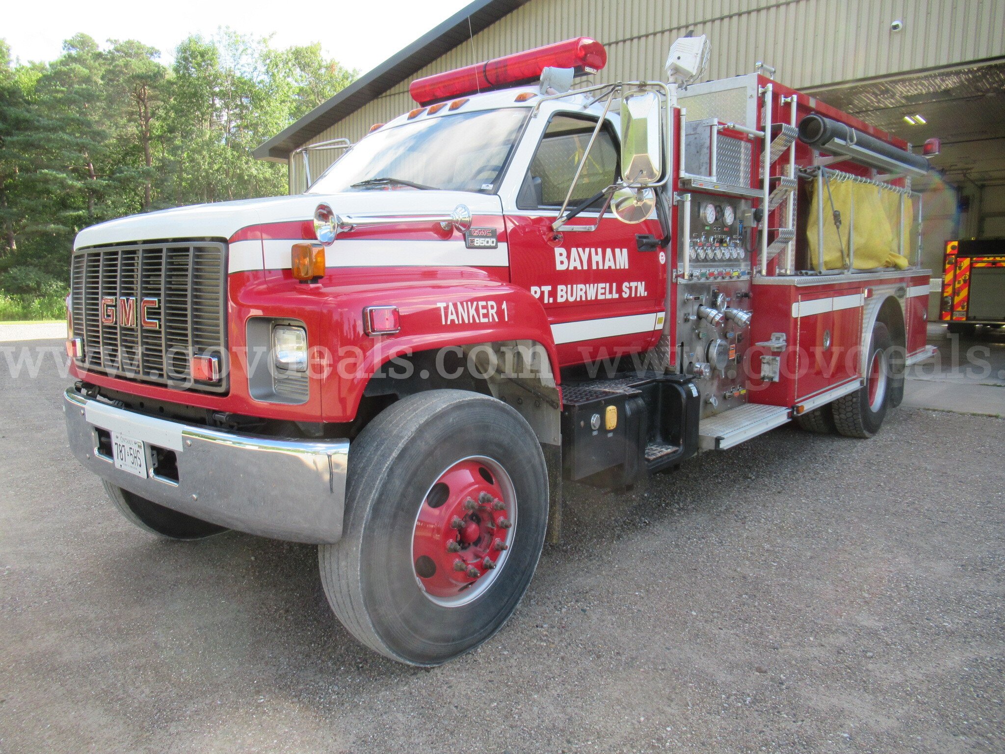 2000 GMC C7H042 Fire Truck GMC C7H042 Government Surplus Auction - Photo #4