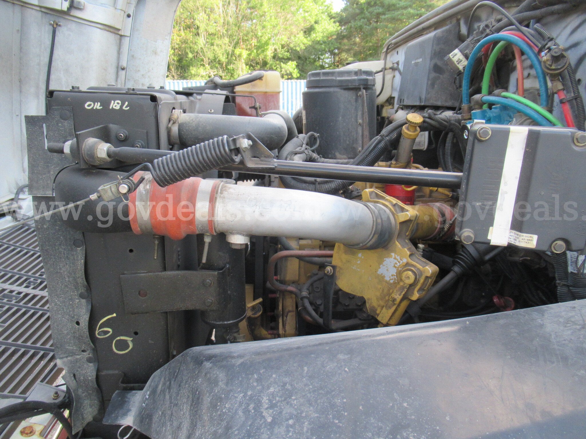 2000 GMC C7H042 Fire Truck GMC C7H042 Government Surplus Auction - Photo #5