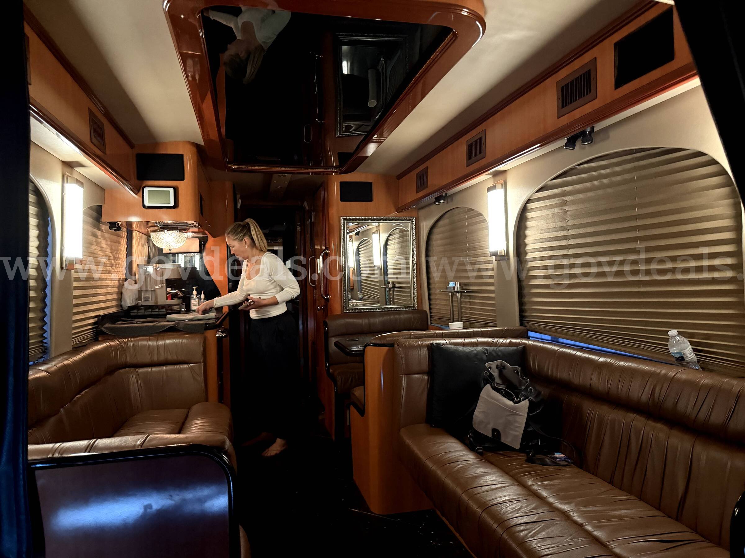 2003 Prevost Bus Prevost Bus Government Surplus Auction - Photo #5