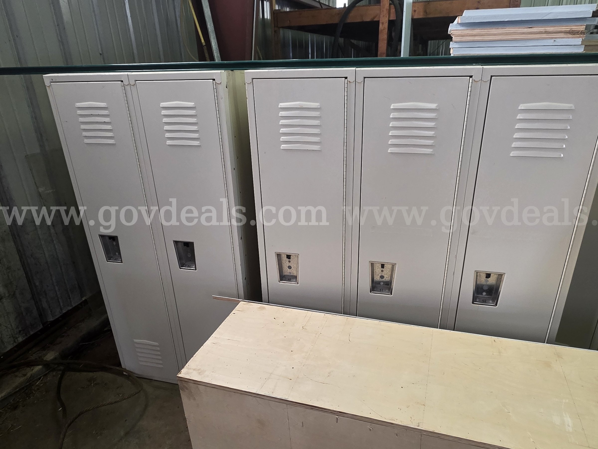 Lockers   Government Surplus Auction - Photo #2