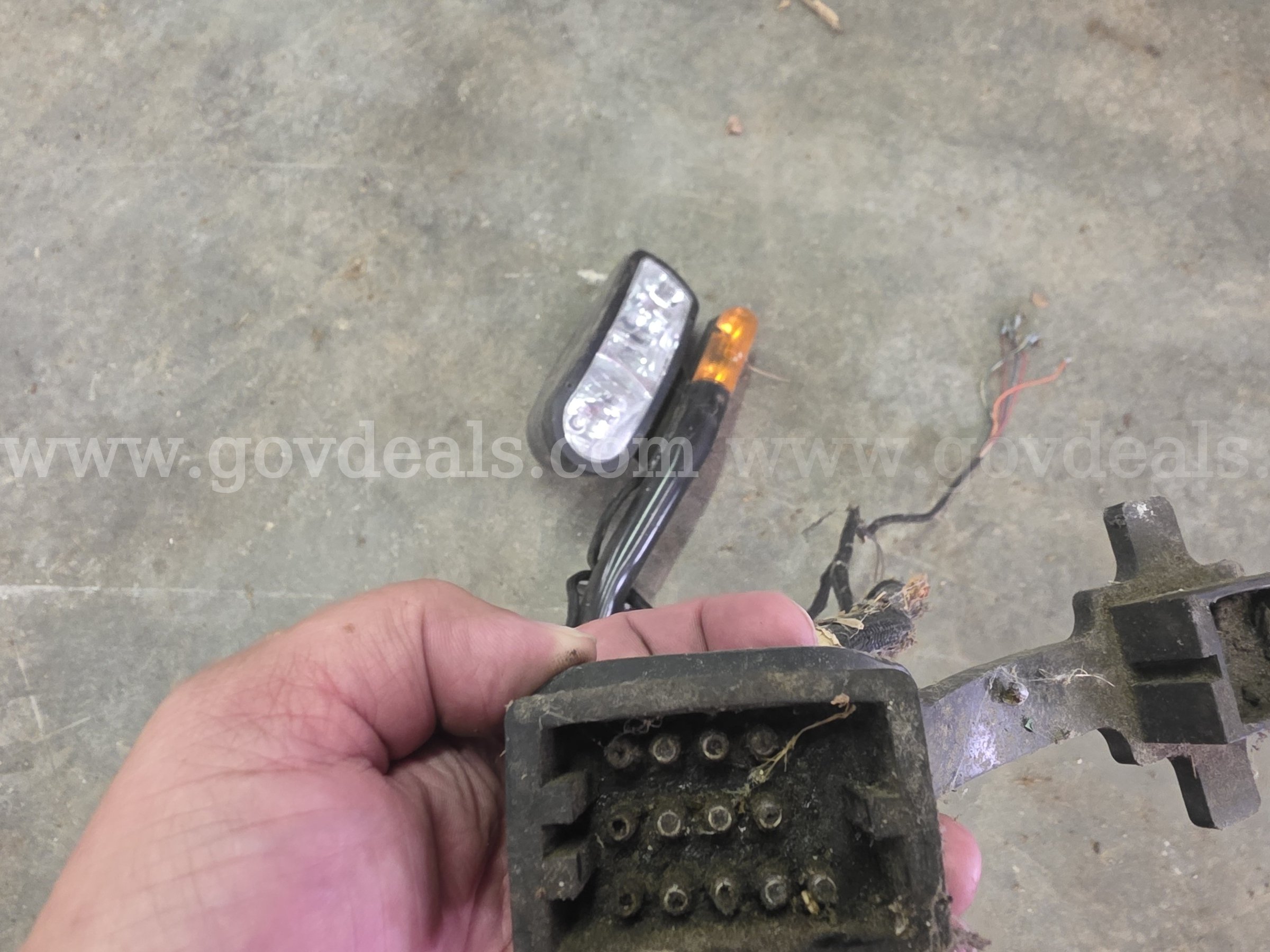 Lights for a BOSS plow   Government Surplus Auction - Photo #2