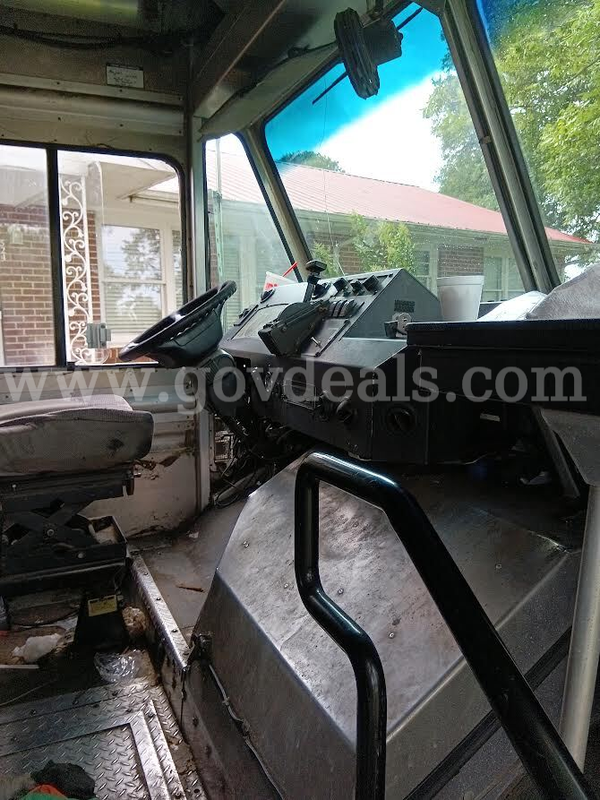 2008 Workhorse W42 Workhorse W42 Government Surplus Auction - Photo #4