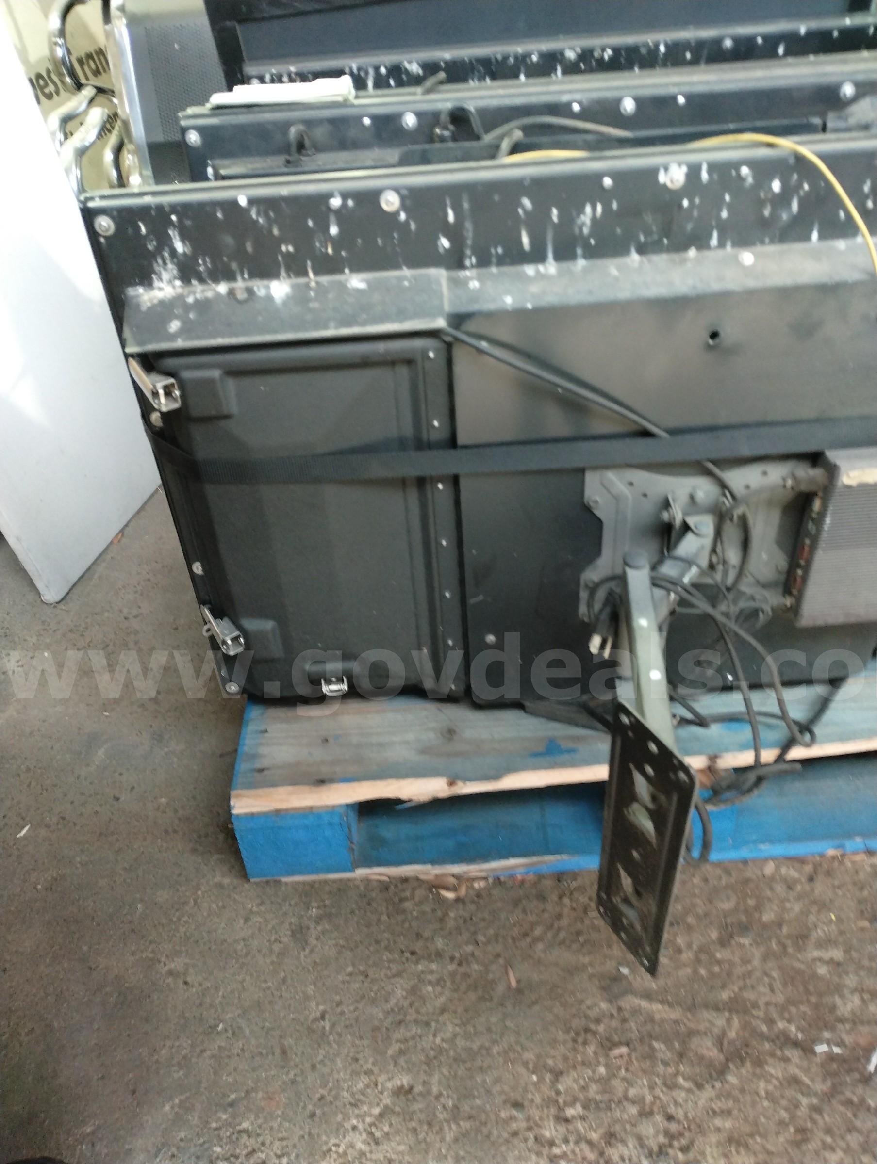 Skyview 42" outdoor TV   Government Surplus Auction - Photo #4