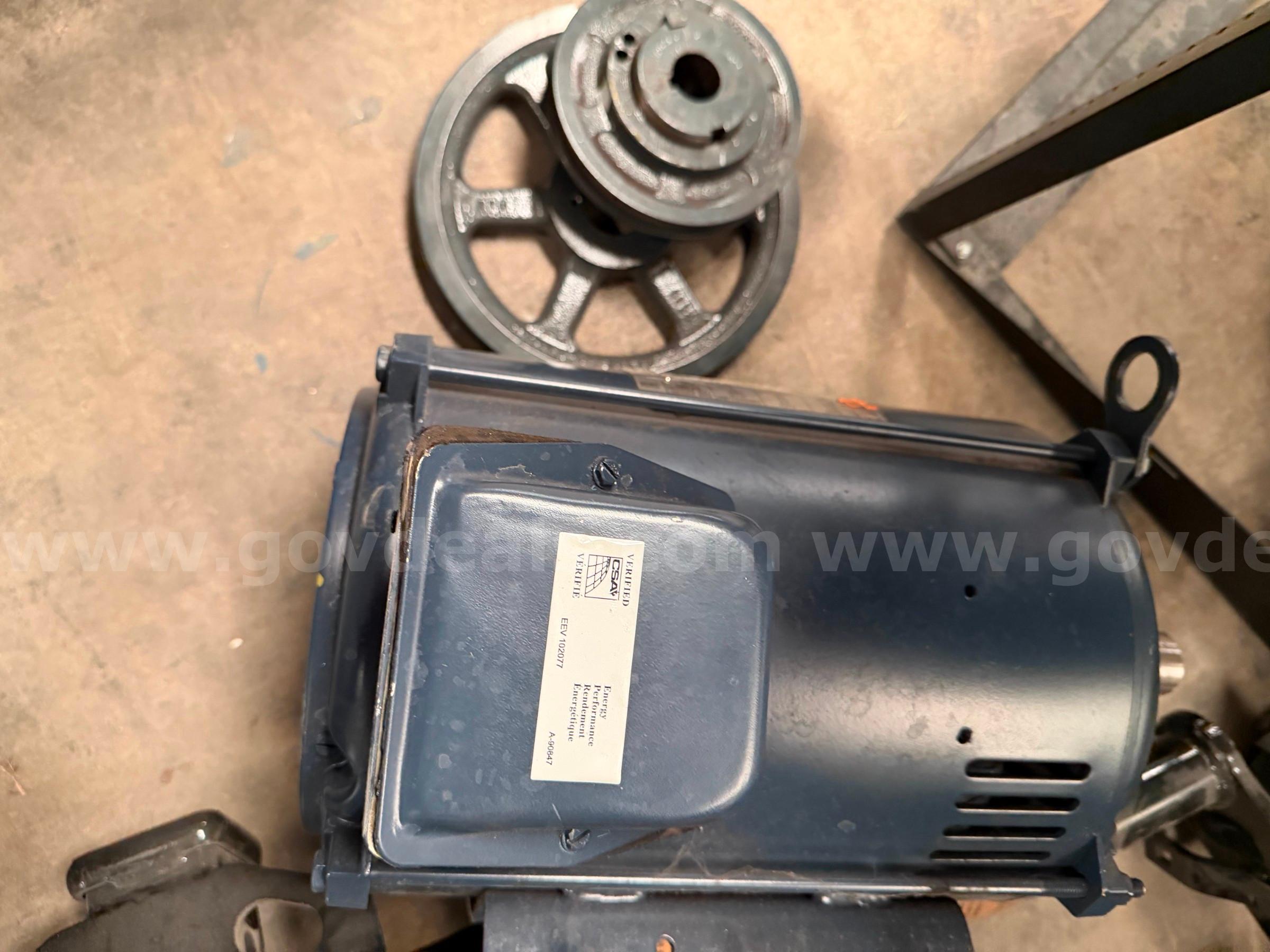 Century 3 phase 10 h.p. electric motor Century PL1AA60A1C Government Surplus Auction - Photo #3