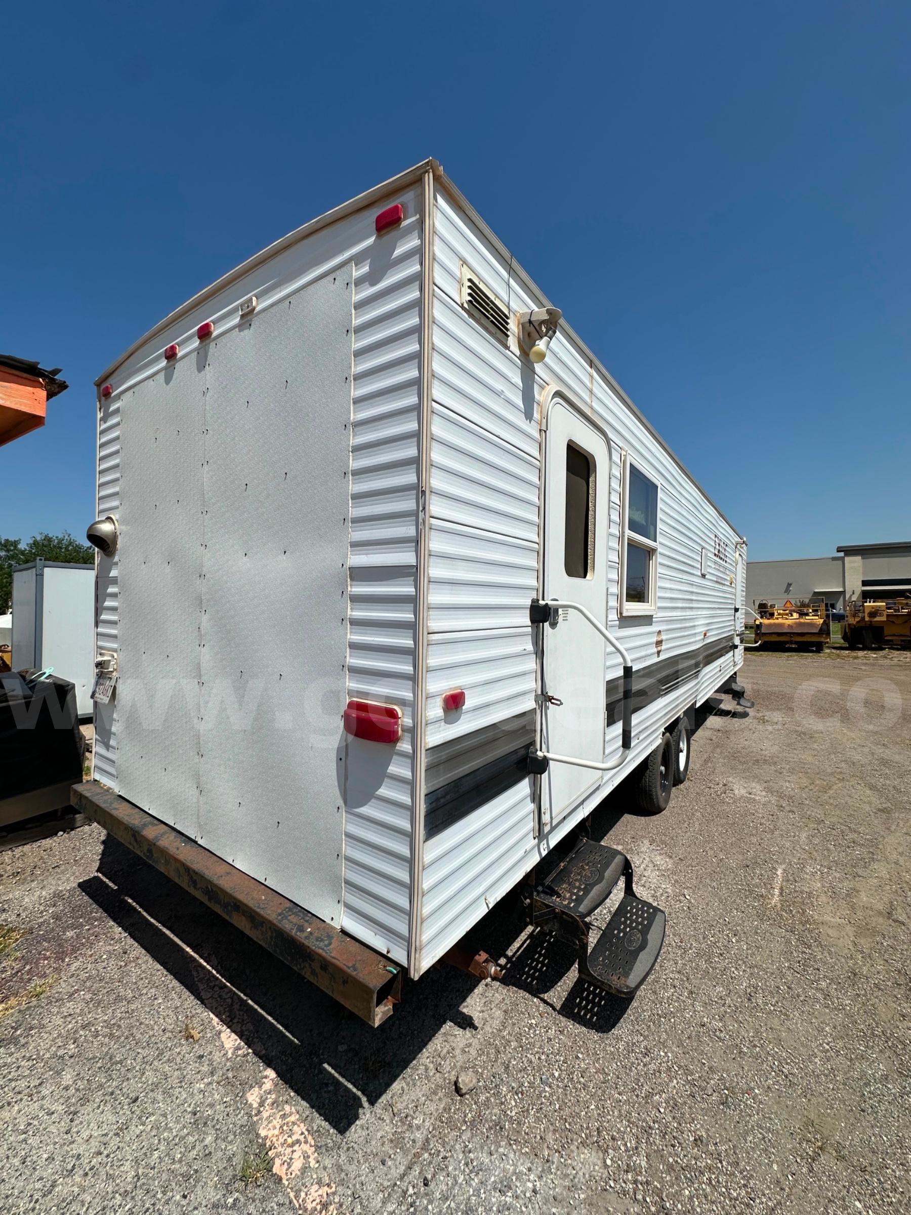 2014 Allen Camper Mfg. 32 WL Government Surplus Auction - Photo #2