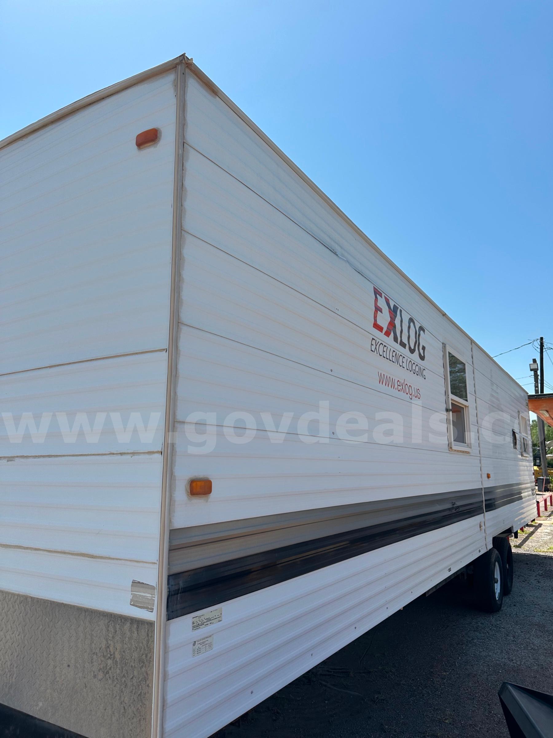 2014 Allen Camper Mfg. 32 WL Government Surplus Auction - Photo #5