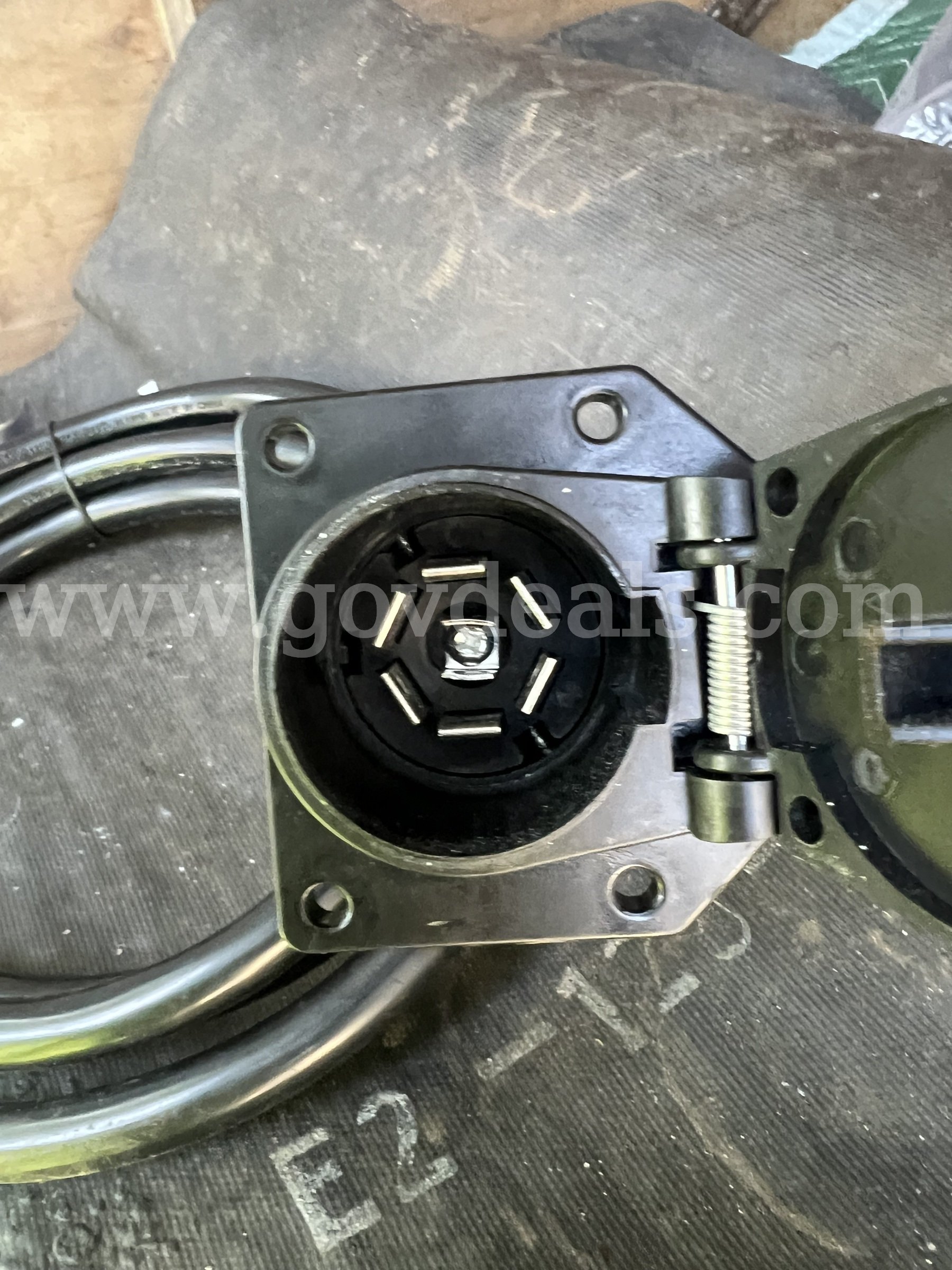 Buyers Products 7-Way Flat Pin Trailer Connector Buyers 7 24920 16251 7 Government Surplus Auction - Photo #2