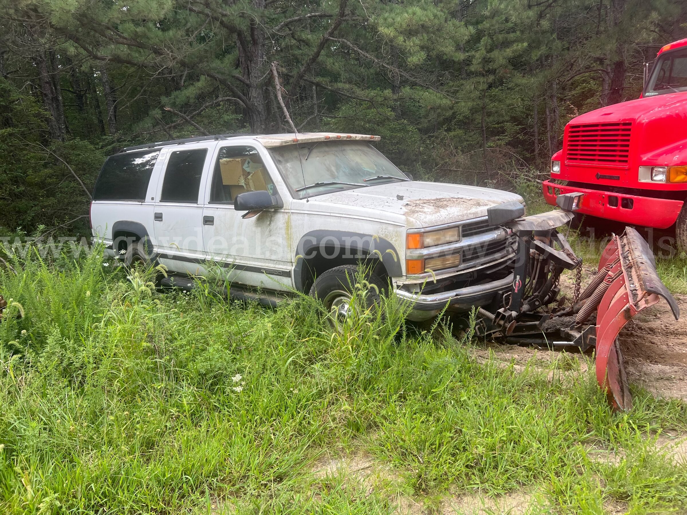 1999 Chevrolet Suburban Chevrolet Suburban Government Surplus Auction - Photo #3