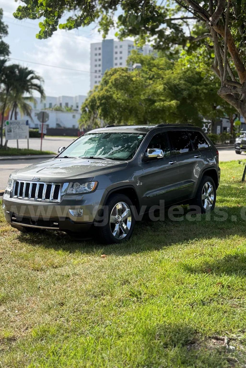 2013 Jeep Grand Cherokee Jeep Cherokee Government Surplus Auction - Photo #2