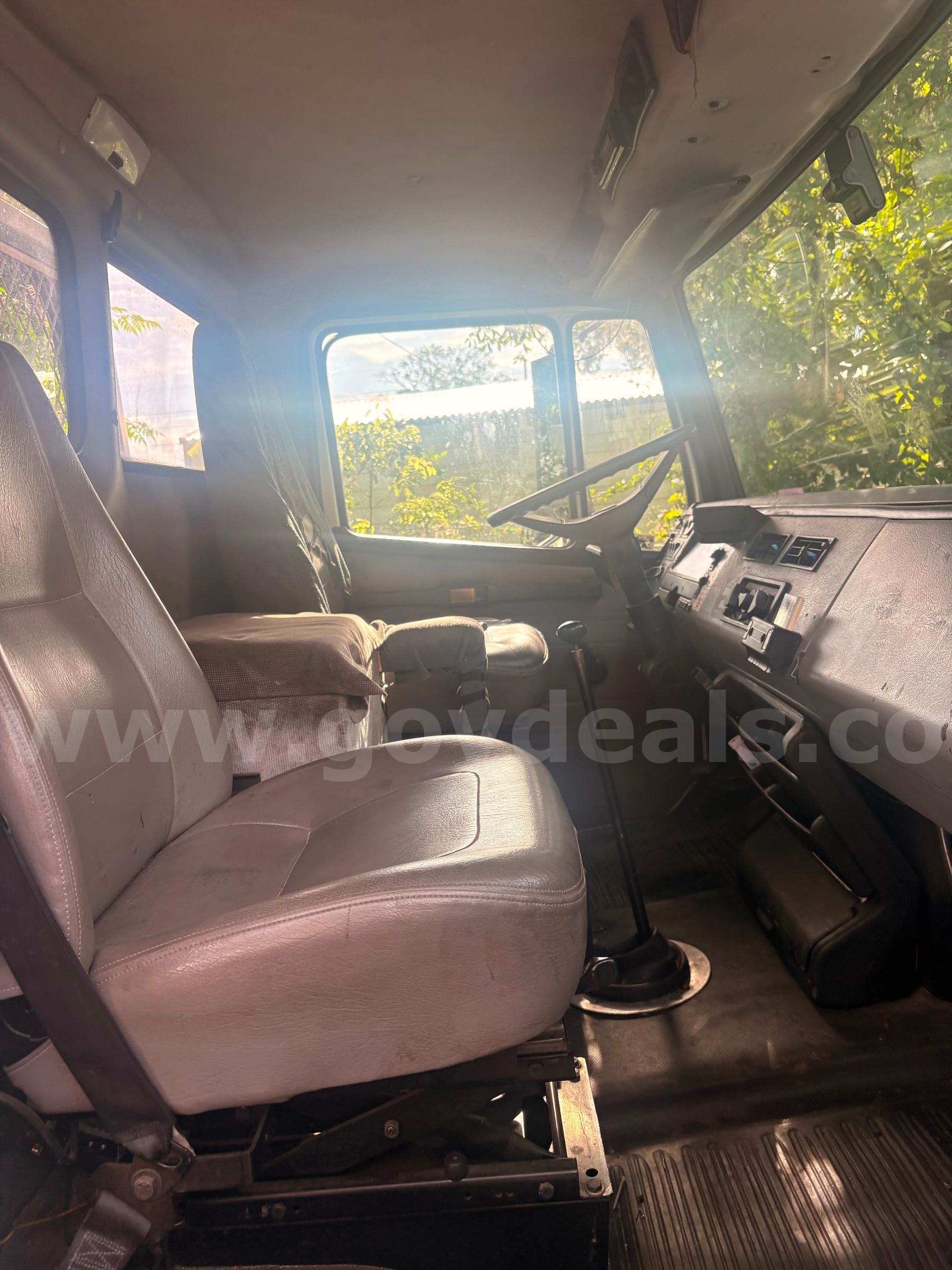 2003 Freightliner FL80 Freightliner FL80 Government Surplus Auction - Photo #6