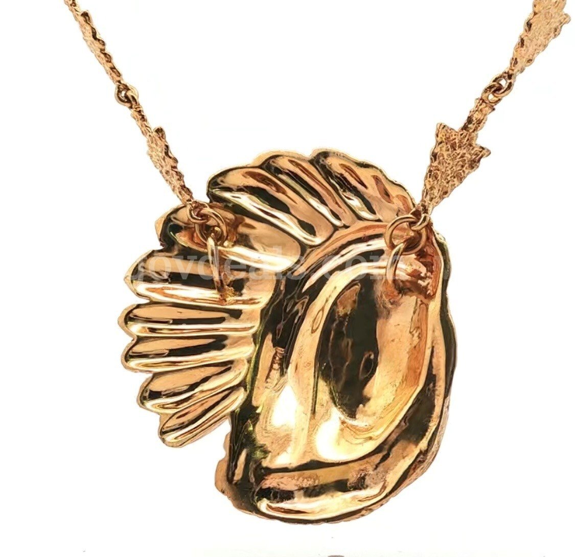 Custom Solid 14KT Yellow Gold Indian Head & Arrow pendant with handmade arrow chain and diamond with appraisal   Government Surplus Auction - Photo #3
