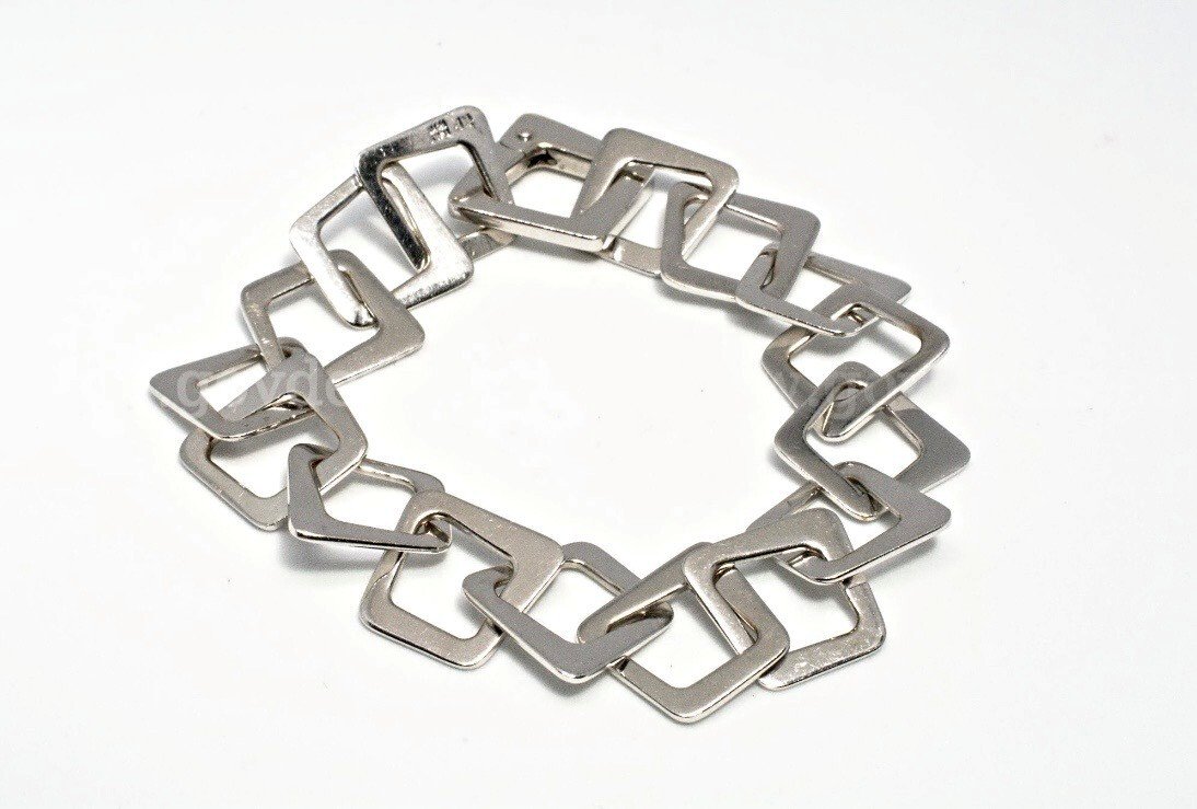Custom Solid 18KT White Gold Link Italian Made Bracelet   Government Surplus Auction - Primary Photo