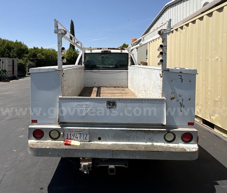 2002 Ford F-250 SD Ford F-250 Government Surplus Auction - Photo #2