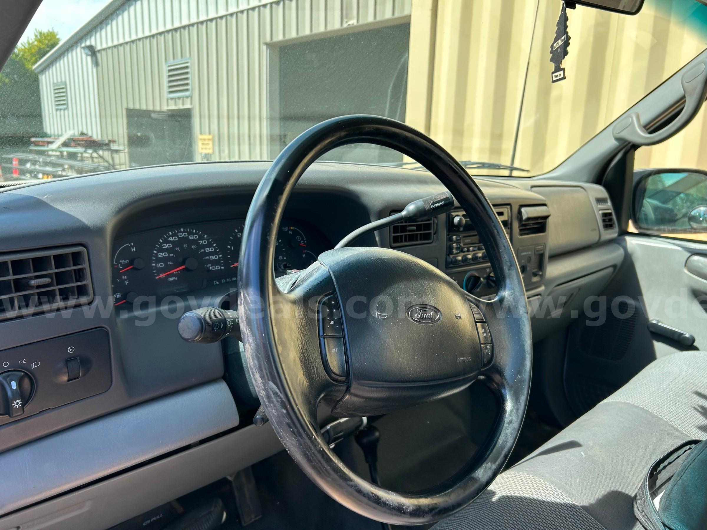 2002 Ford F-250 SD Ford F-250 Government Surplus Auction - Photo #6