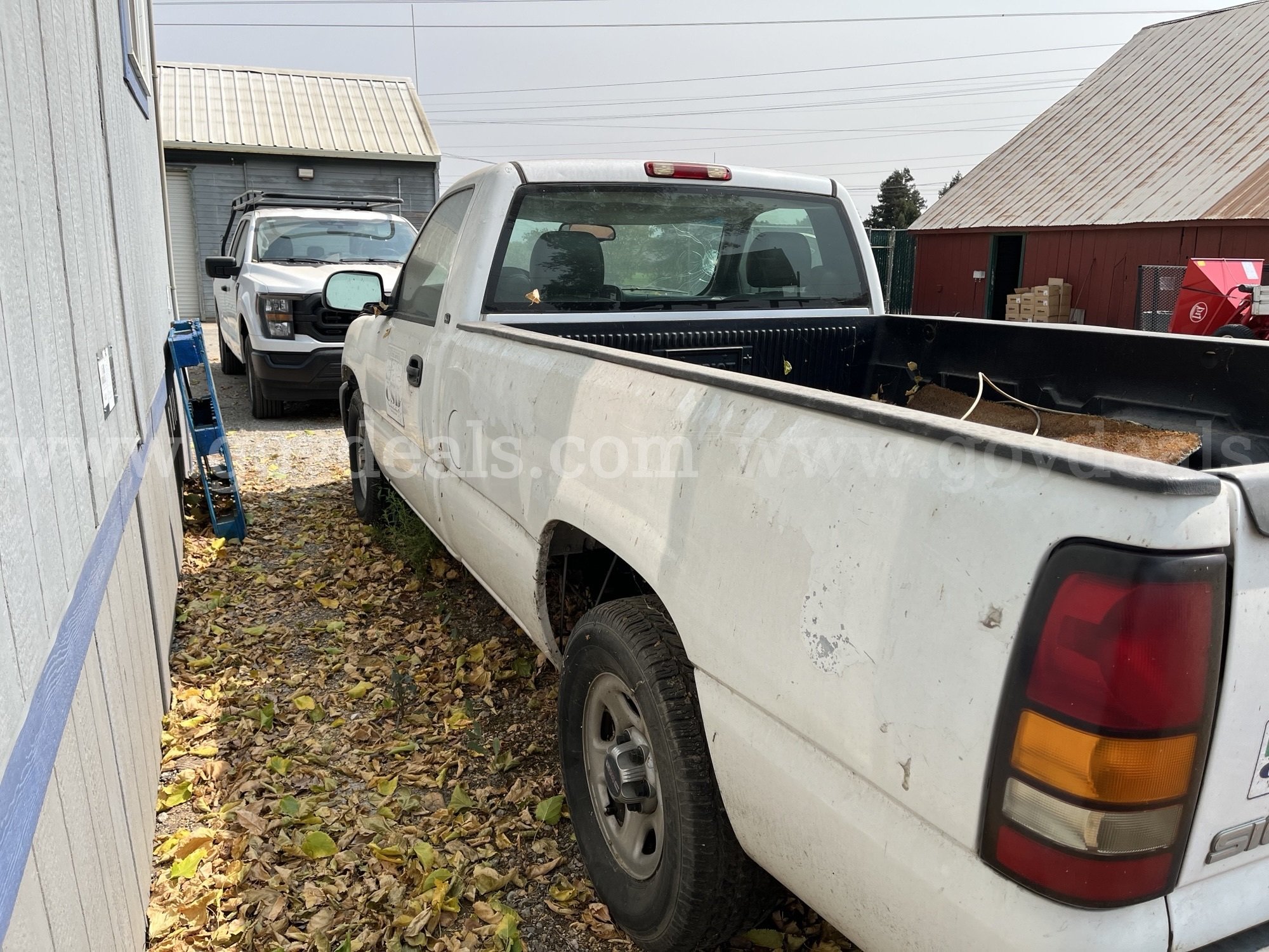 2004 GMC Sierra 1500 Long Bed 2WD GMC Sierra Government Surplus Auction - Photo #5