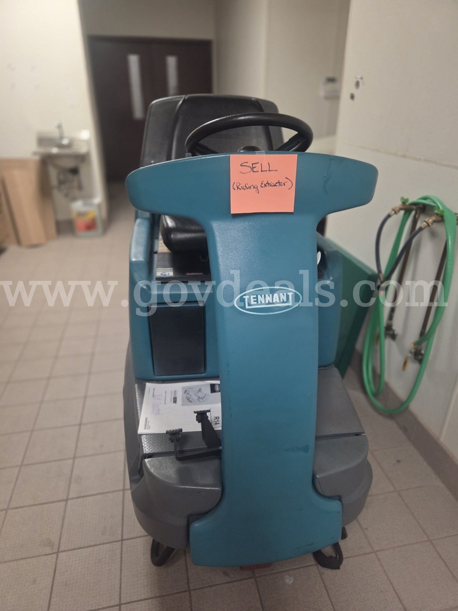 Zennant R14 Ready Spacer Riding Carpet Machine   Government Surplus Auction - Primary Photo