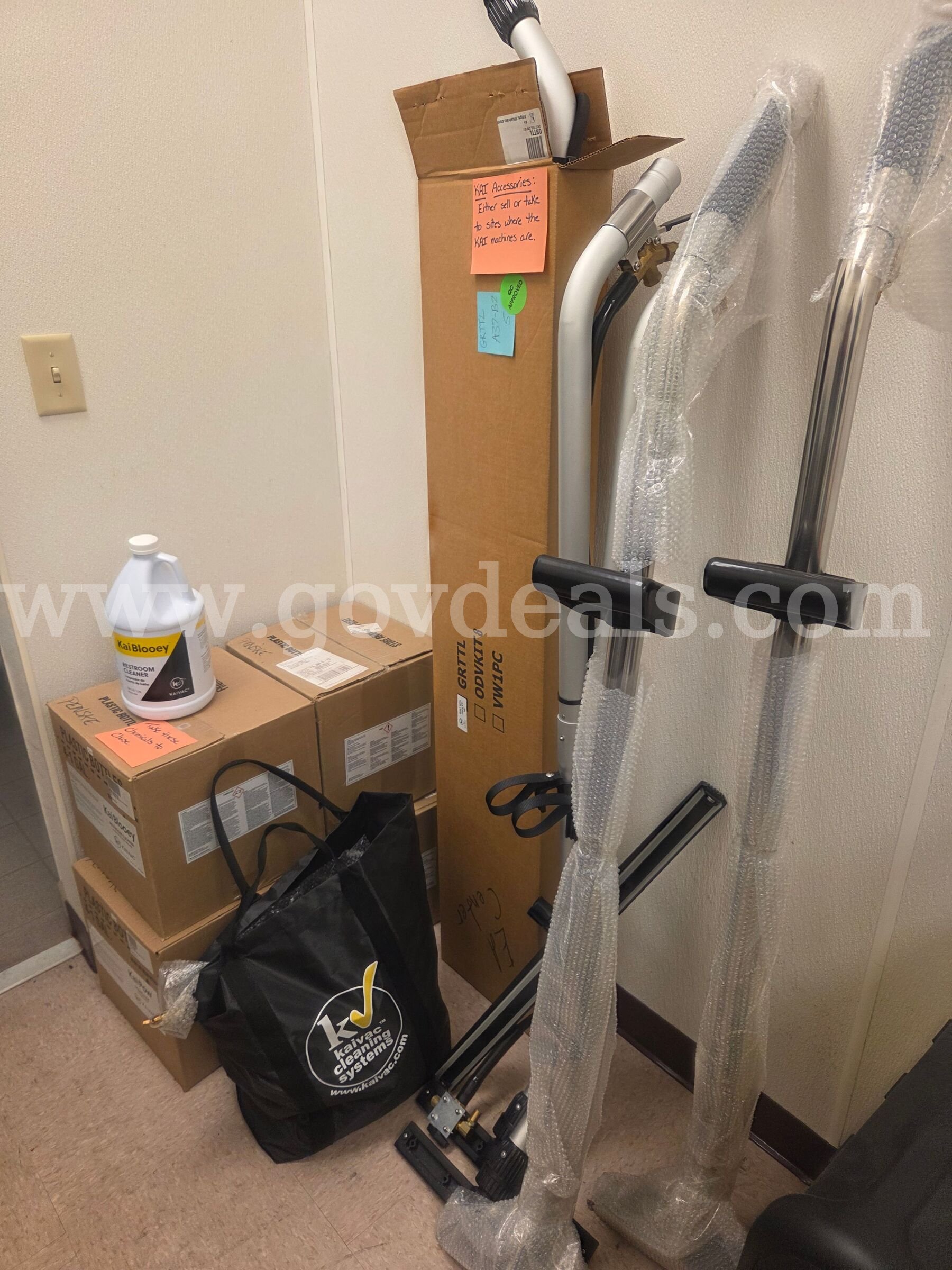 Kaivac Cleaning Systems   Government Surplus Auction - Photo #4