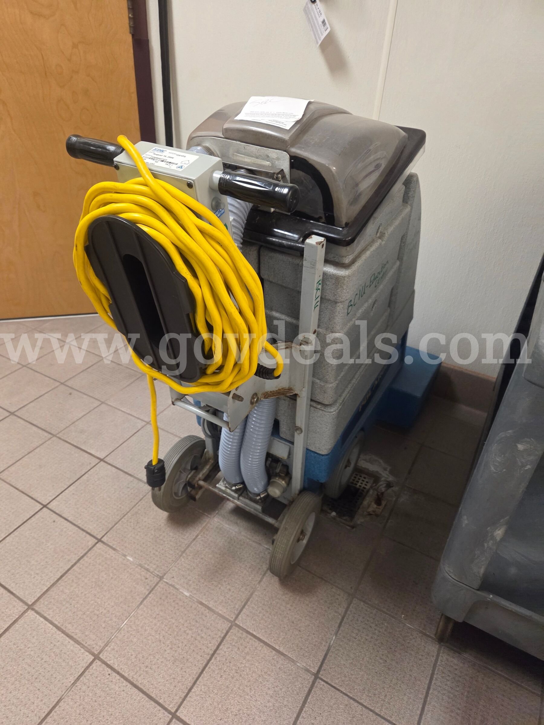 Epic 1201P5 Carpet extractor   Government Surplus Auction - Primary Photo