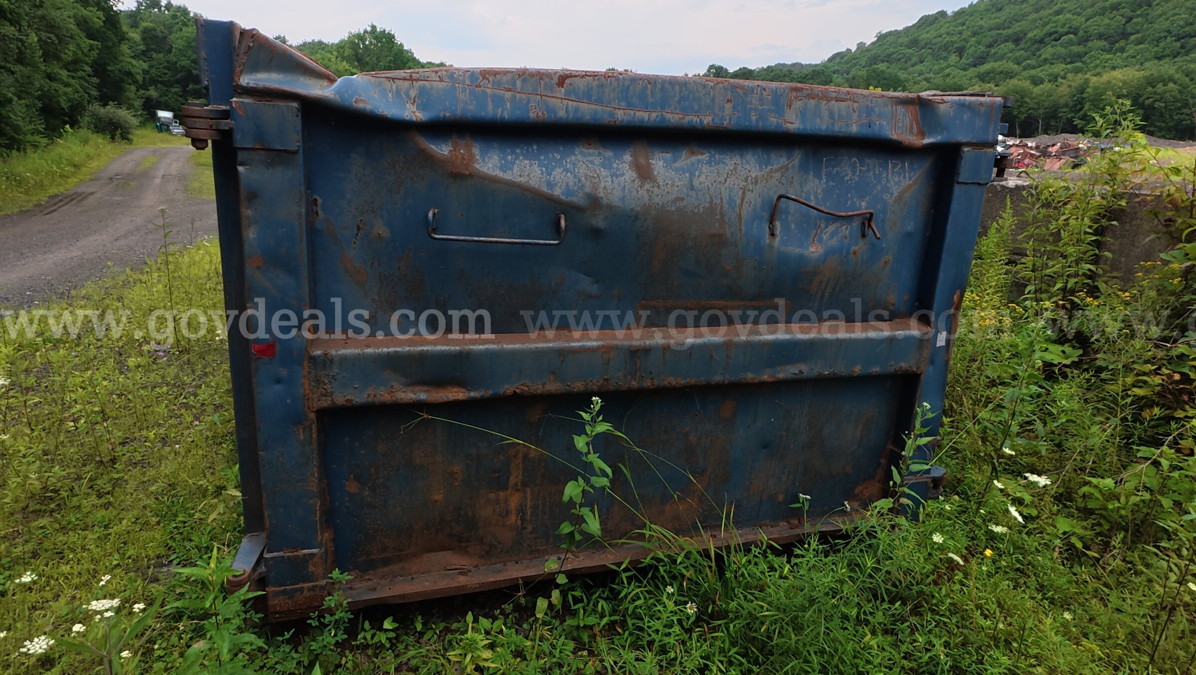 QTY - 2 30CYD Refuse Rolloff Containers Galbreath  Government Surplus Auction - Photo #4