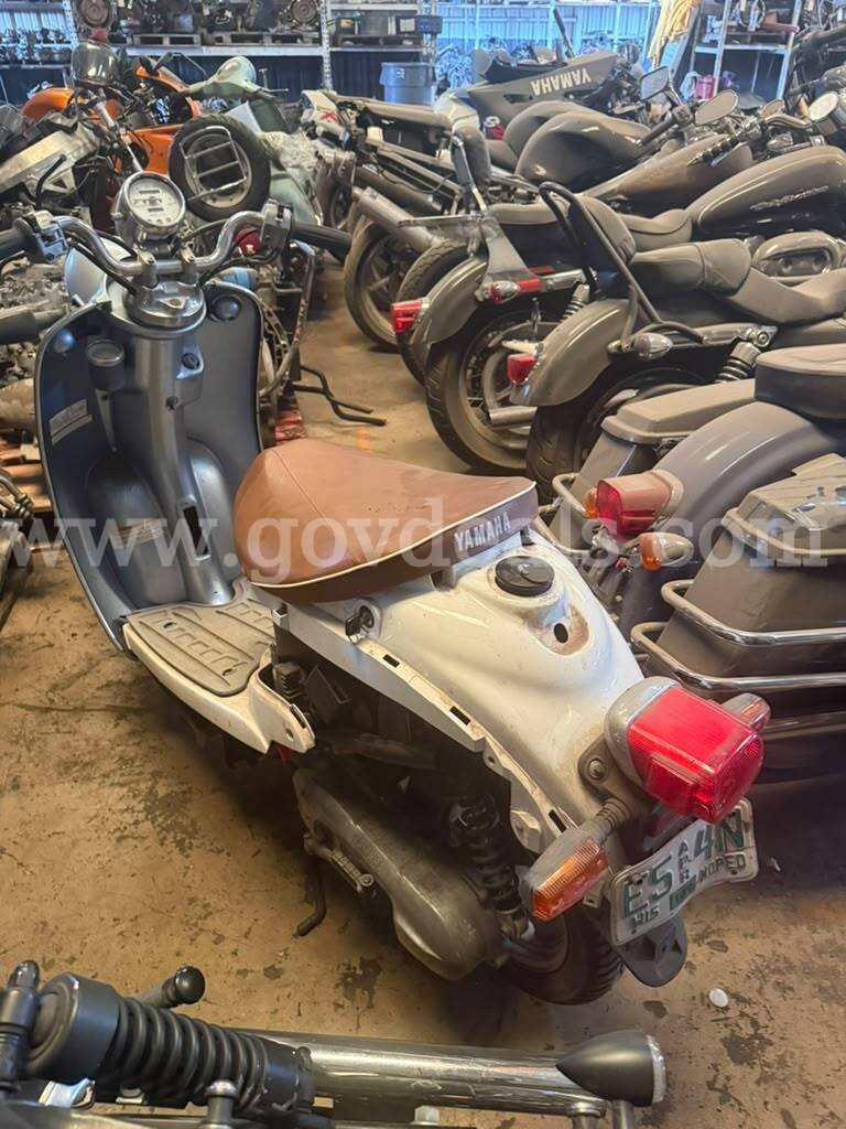 2004 Yamaha Vino Classic 50cc Yamaha Vino Government Surplus Auction - Photo #2