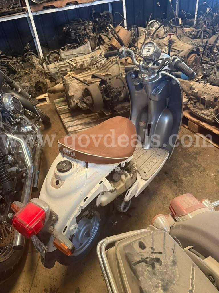 2004 Yamaha Vino Classic 50cc Yamaha Vino Government Surplus Auction - Photo #3