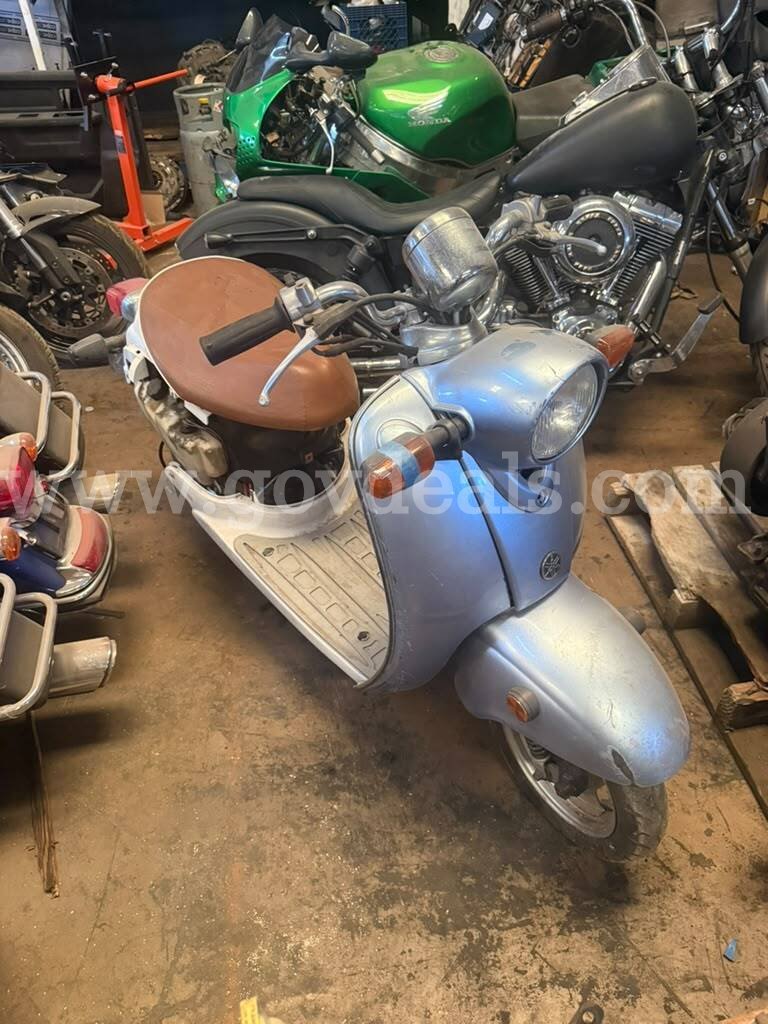 2004 Yamaha Vino Classic 50cc Yamaha Vino Government Surplus Auction - Photo #4