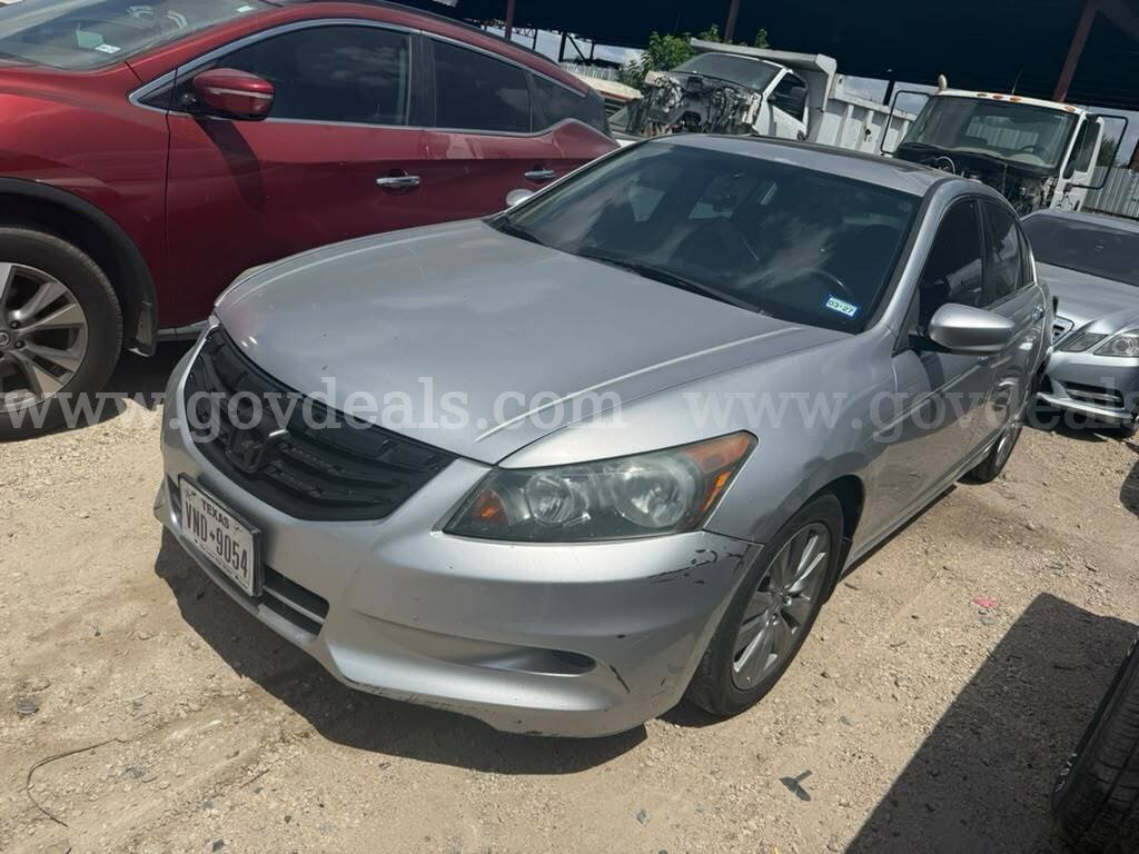 2012 Honda Accord EX-L V6 Sedan AT with Navigation Honda Accord Government Surplus Auction - Photo #2