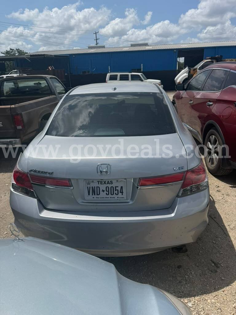 2012 Honda Accord EX-L V6 Sedan AT with Navigation Honda Accord Government Surplus Auction - Photo #4