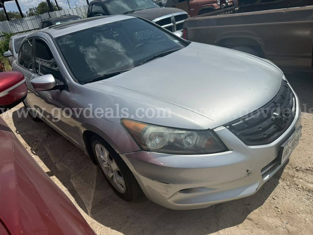 2012 Honda Accord EX-L V6 Sedan AT with Navigation Honda Accord Government Surplus Auction - Photo #6