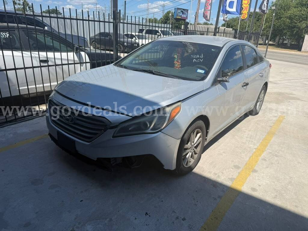 2017 Hyundai Sonata Hyundai Sonata Government Surplus Auction - Photo #2