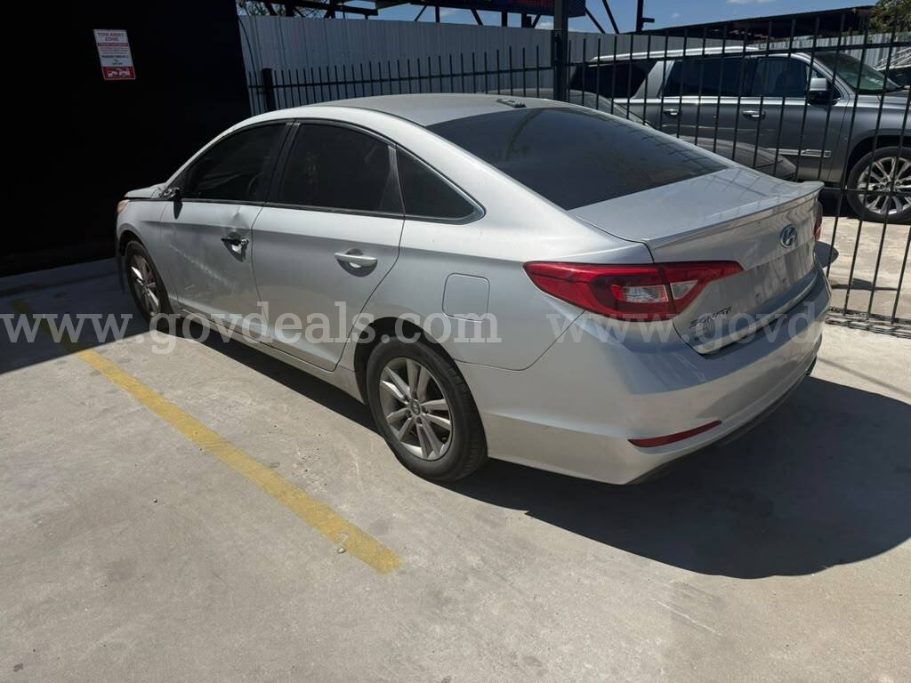 2017 Hyundai Sonata Hyundai Sonata Government Surplus Auction - Photo #3