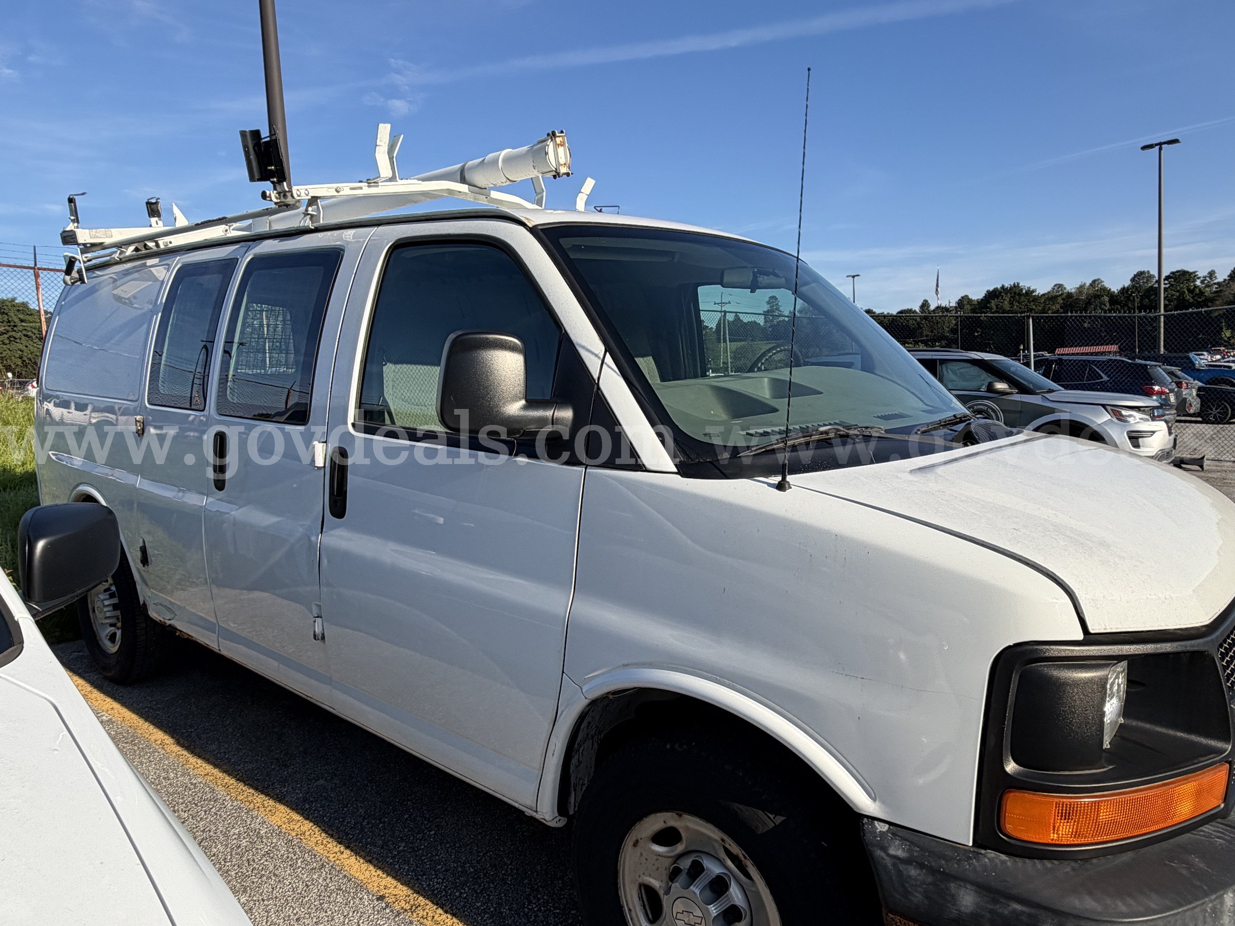 2007 Chevrolet Express Chevrolet Express Government Surplus Auction - Photo #2