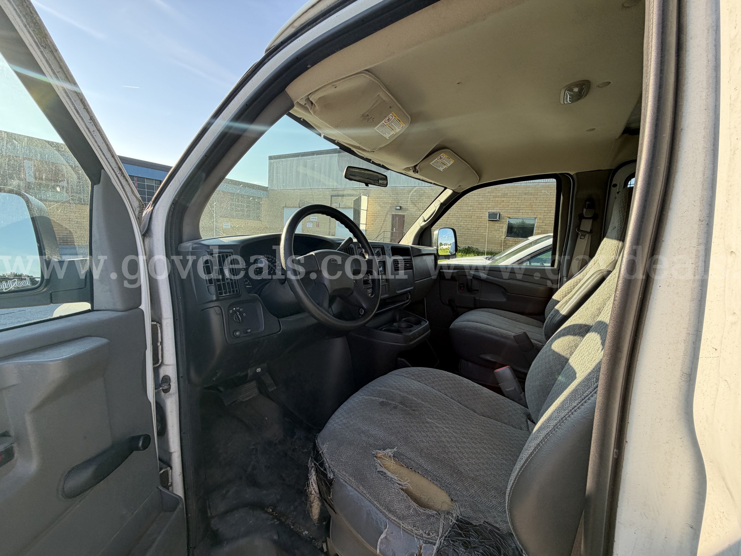 2007 Chevrolet Express Chevrolet Express Government Surplus Auction - Photo #5