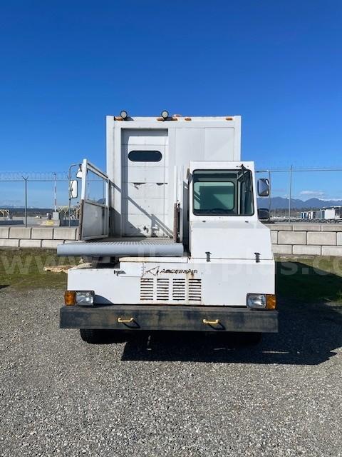 2009 Ambulift Access Air on Workhorse W62 Custom Motorhome Chassis Workhorse W62 Government Surplus Auction - Photo #2