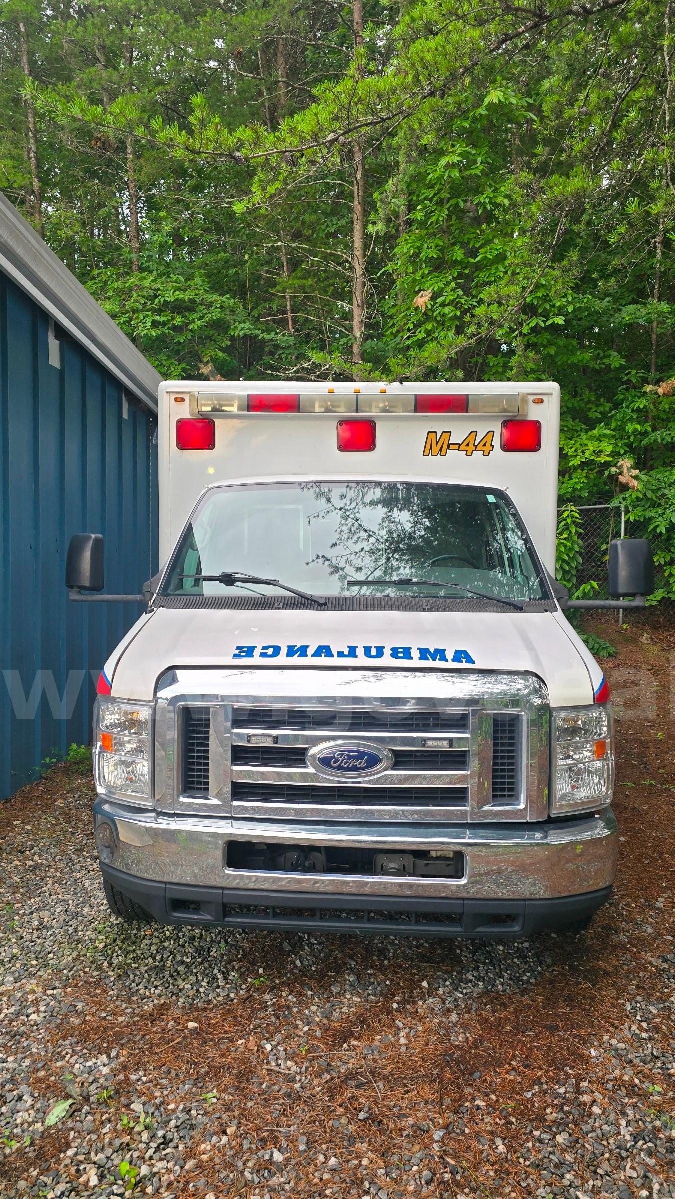 2002 Ford Econoline Ford Econoline Government Surplus Auction - Primary Photo