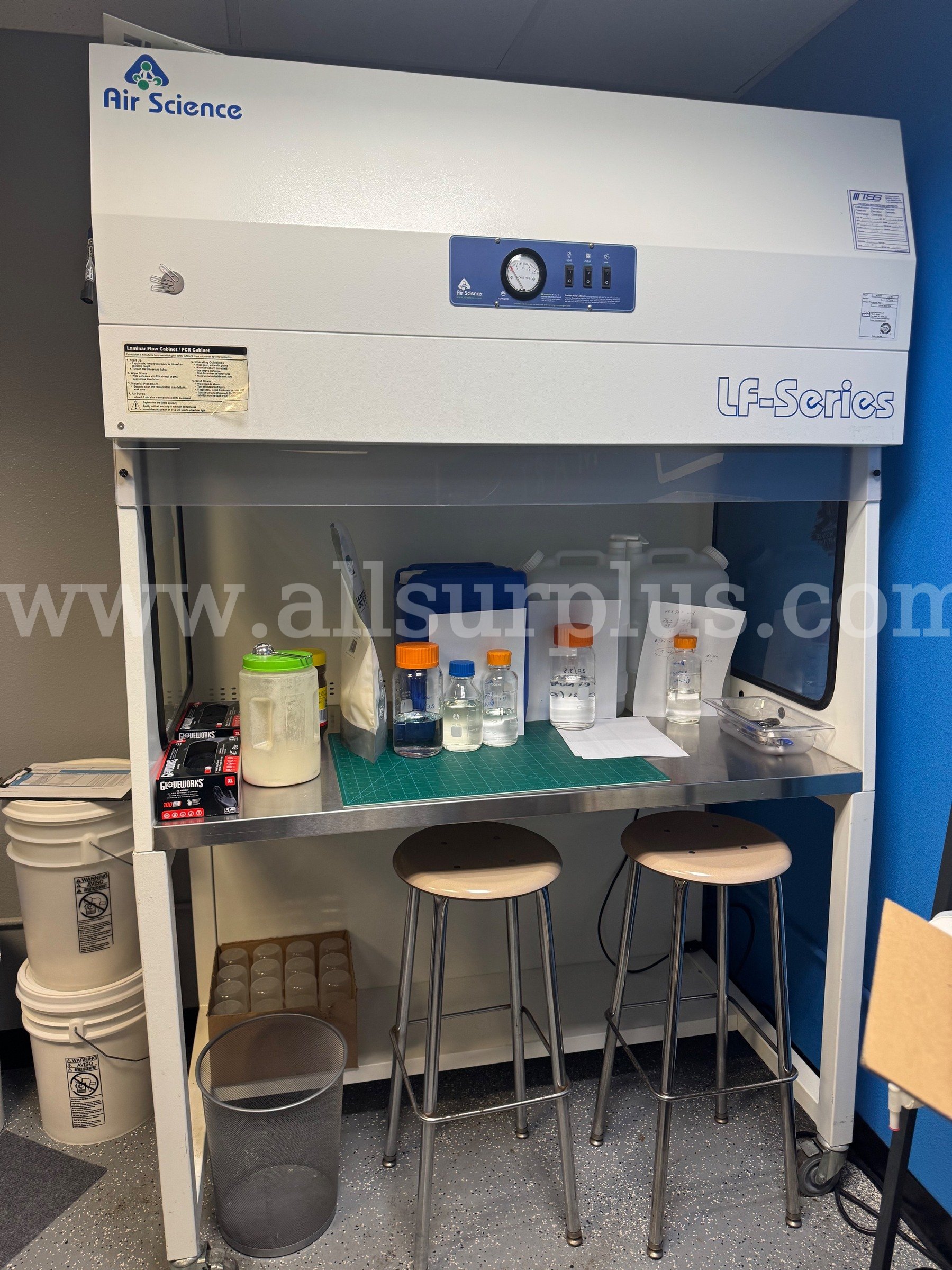 Air Science Purair VLF-48 Vertical Laminar Flow Cabinet / Clean Bench Air Science USA LLC VLF-48 Government Surplus Auction - Primary Photo
